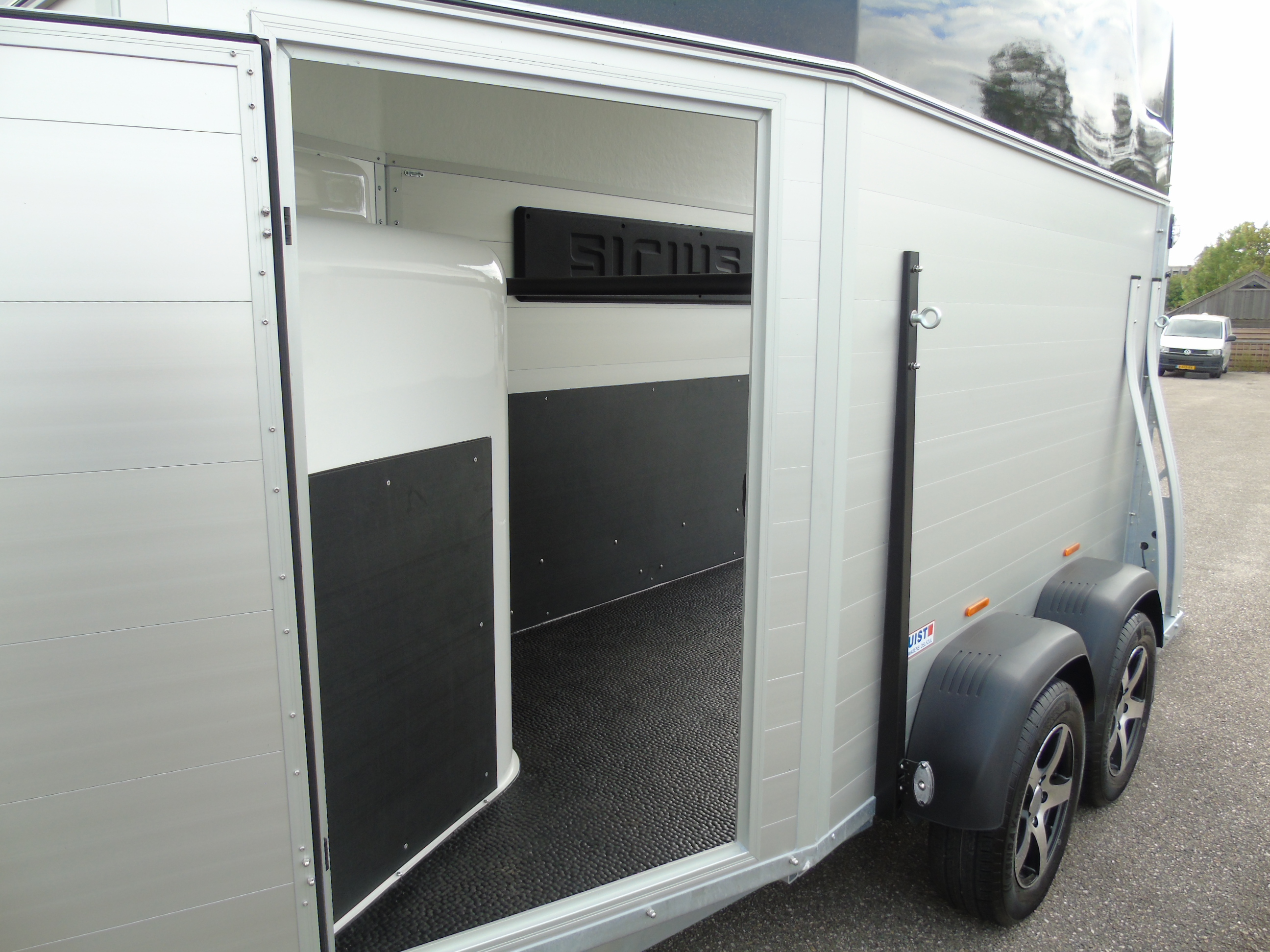 Voorraad Sirius S45 Alu met zadelkamer Black Metallic