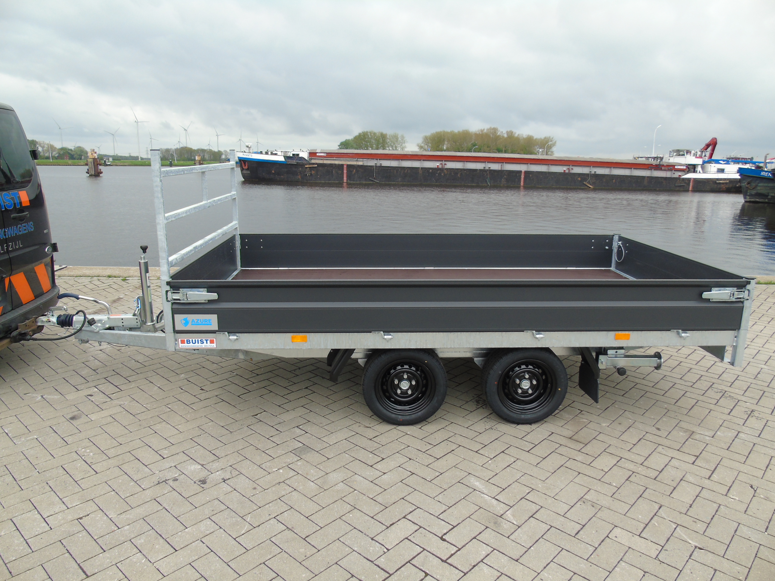 Voorraad aanhangwagen Hapert Azure H-2 Limited 335x180 Oprijpakket LED