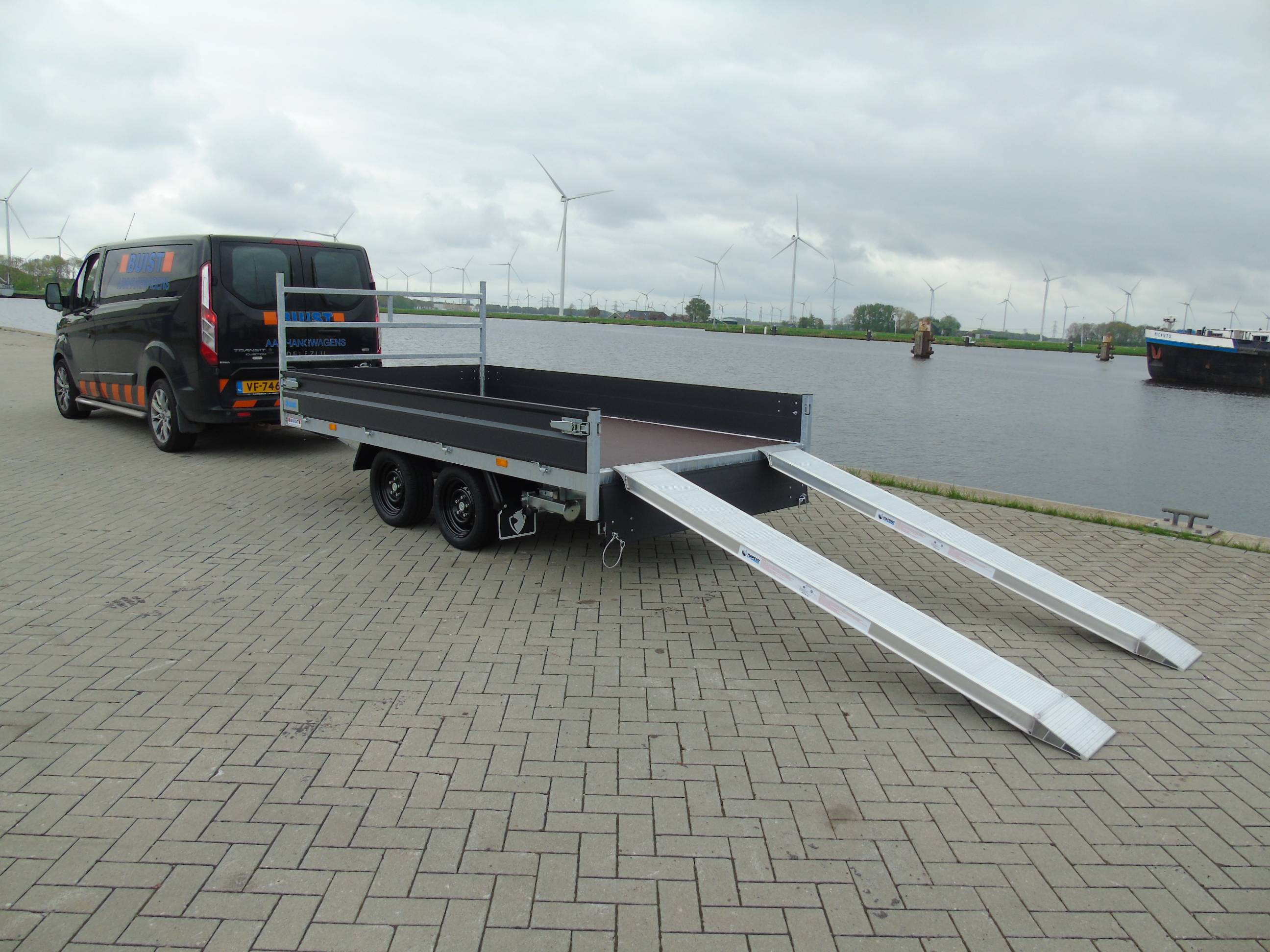 Voorraad aanhangwagen Hapert Azure H-2 Limited 335x180 Oprijpakket LED