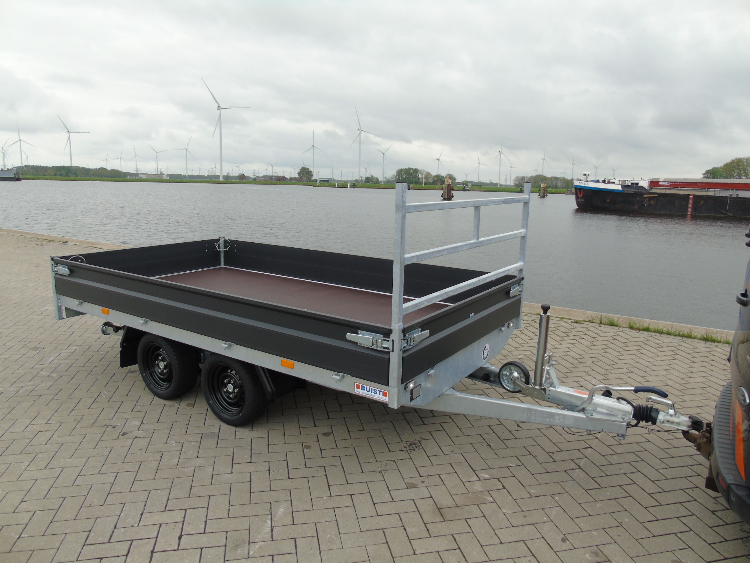 Voorraad aanhangwagen Hapert Azure H-2 Limited 335x180 Oprijpakket LED