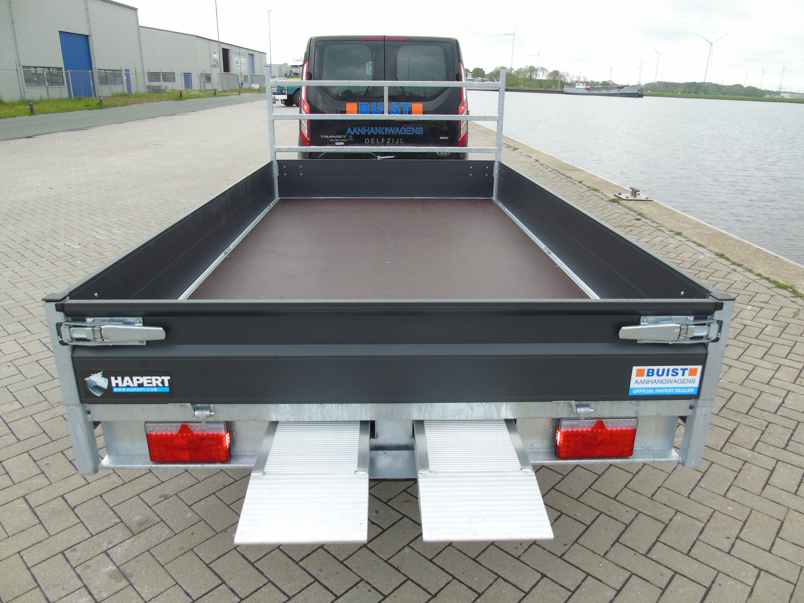 Voorraad aanhangwagen Hapert Azure H-2 Limited 335x180 Oprijpakket LED