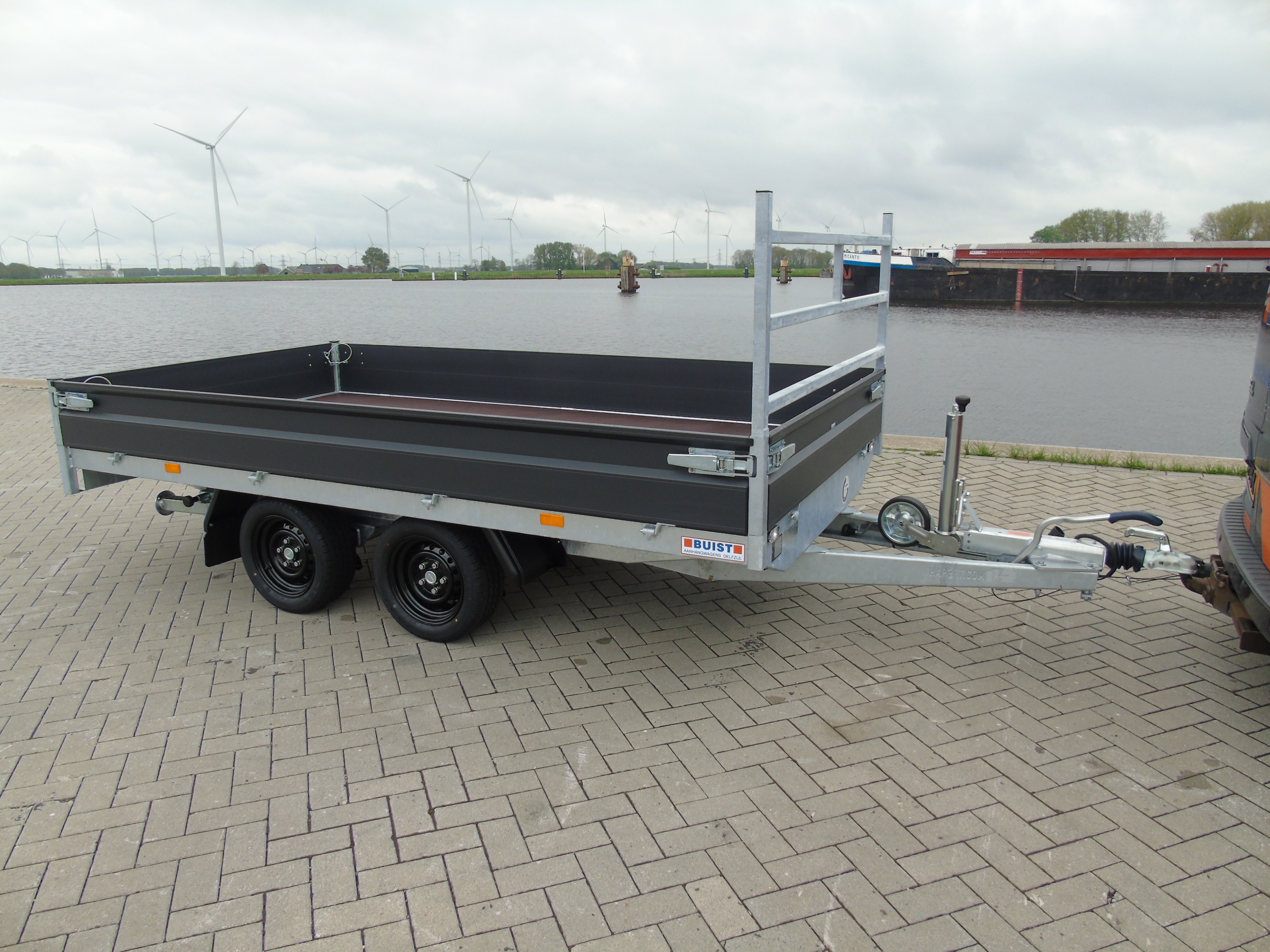 Voorraad aanhangwagen Hapert Azure H-2 Limited 335x180 Oprijpakket LED