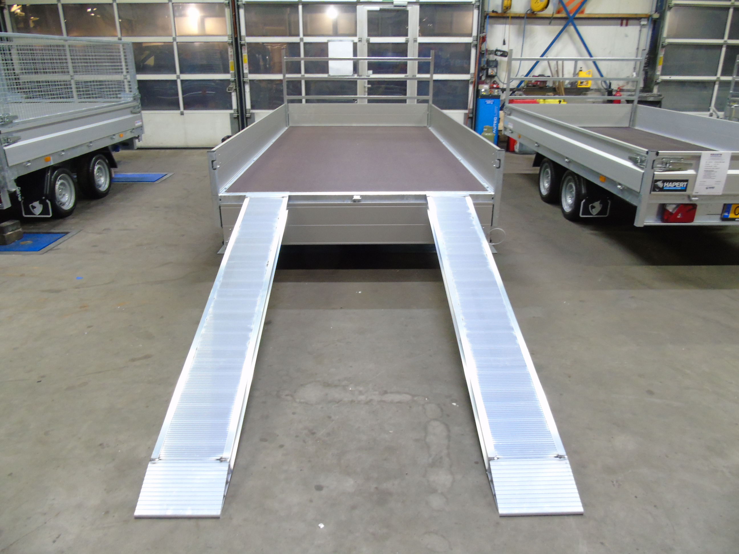 Voorraad aanhangwagen Hapert Azure H-2 plateau 405 x 200 cm 3000kg oprijpakket 