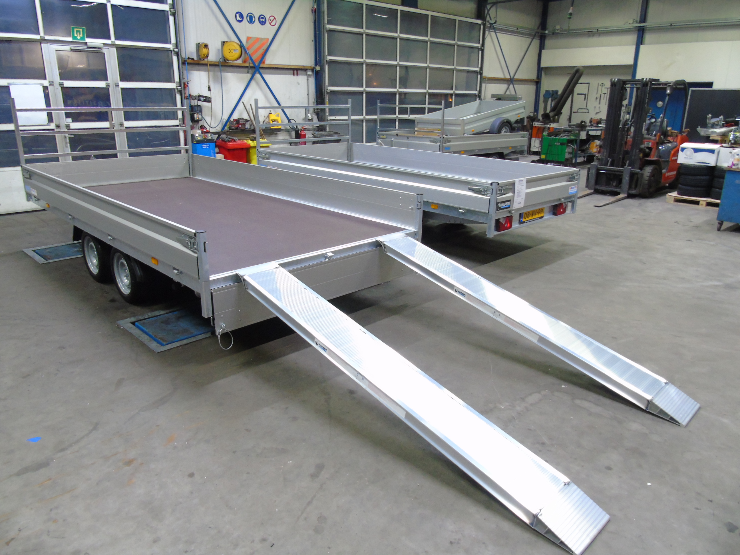 Voorraad aanhangwagen Hapert Azure H-2 plateau 405 x 200 cm 3000kg oprijpakket 