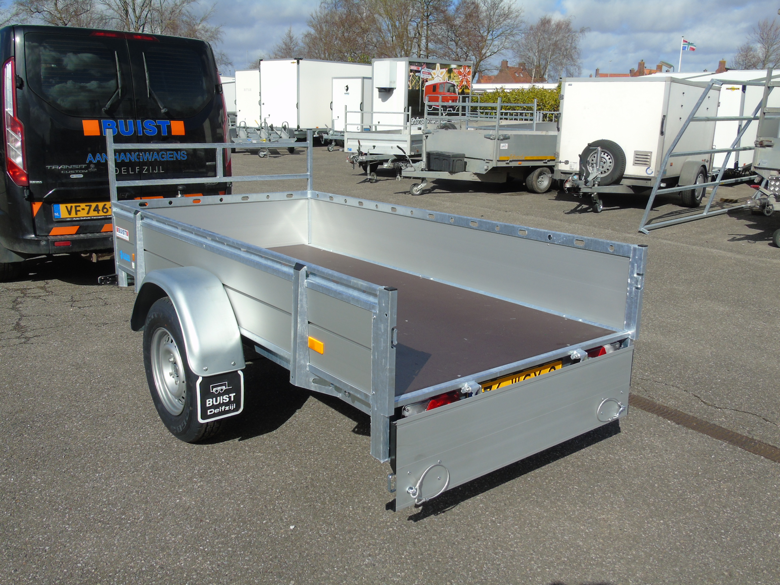 Voorraad aanhangwagen Hapert Azure L-1 Aluminium 250 x 130 cm 1350 kg enkelasser bakwagen