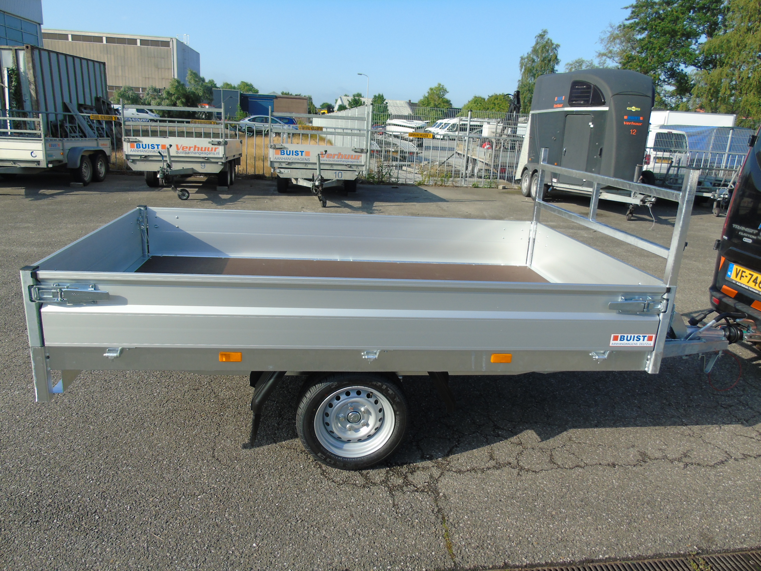 Voorraad aanhangwagen Hapert Azure H-1 260 x 150 cm Enkelasser plateauwagen