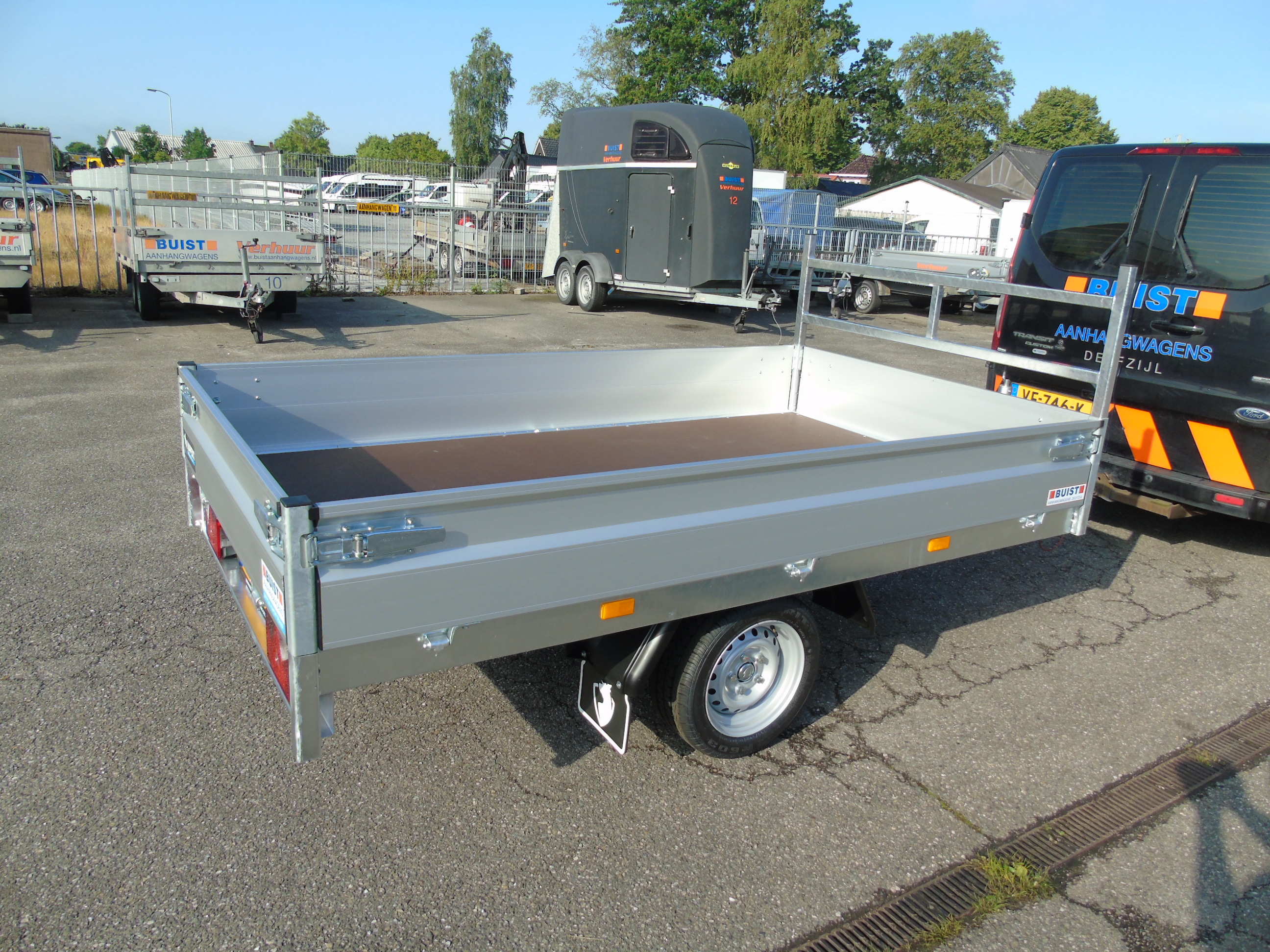 Voorraad aanhangwagen Hapert Azure H-1 260 x 150 cm Enkelasser plateauwagen