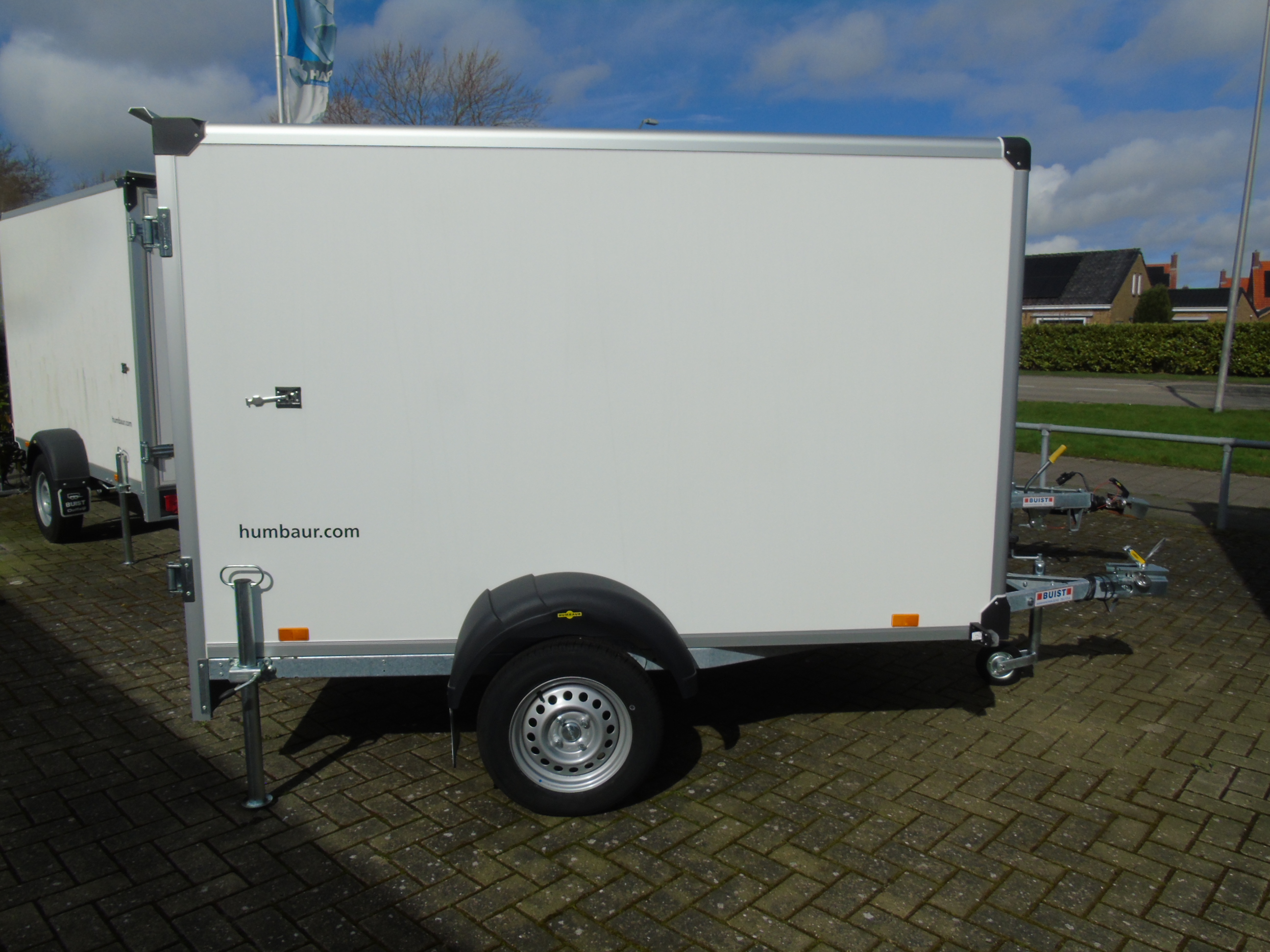 Voorraad aanhangwagen Humbaur HK 752513-15P enkelasser gesloten