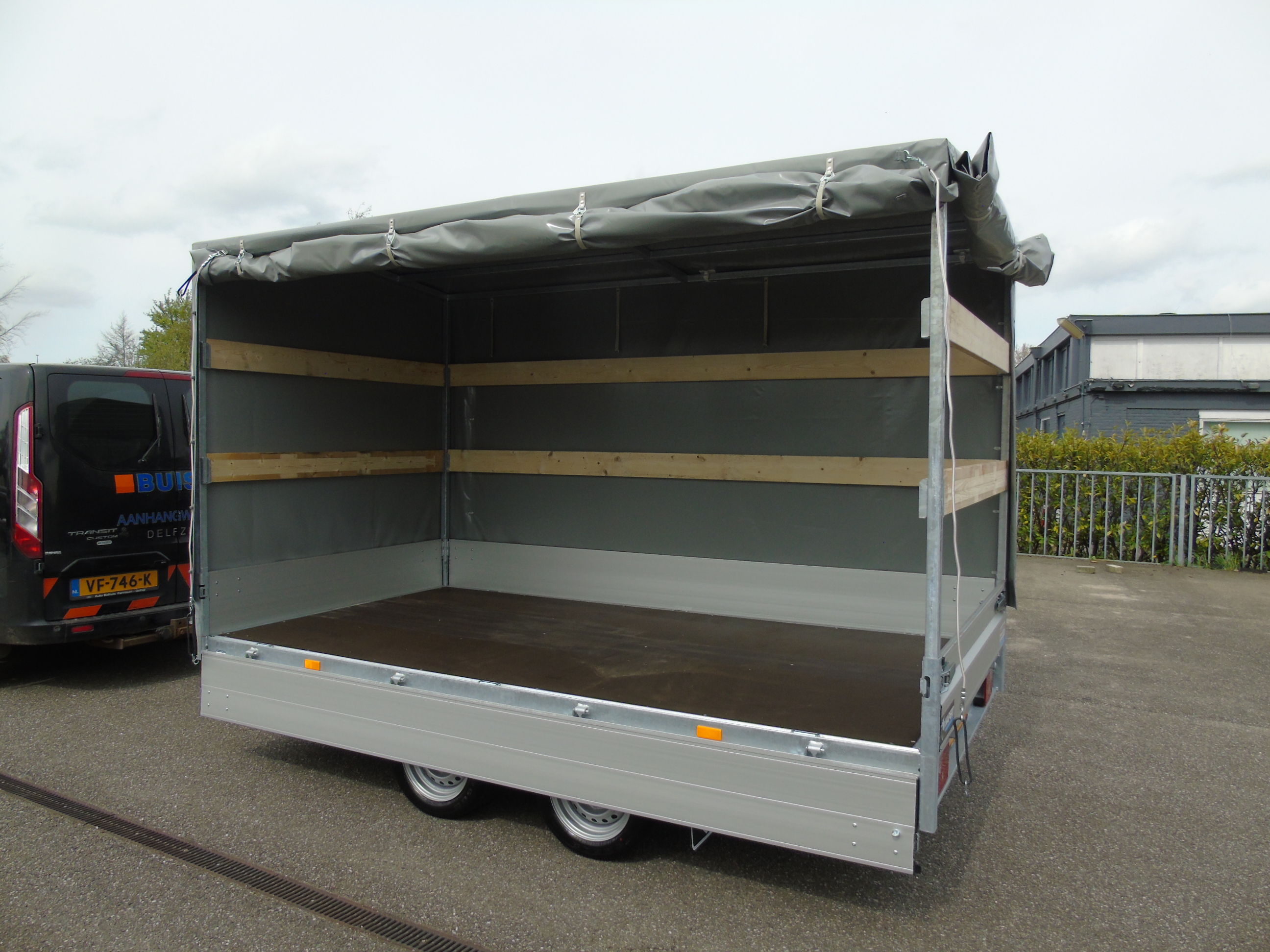 Voorraad aanhangwagen Hapert Azure H-2 335 x 180 cm 2700 kg met huifopbouw 180 cm