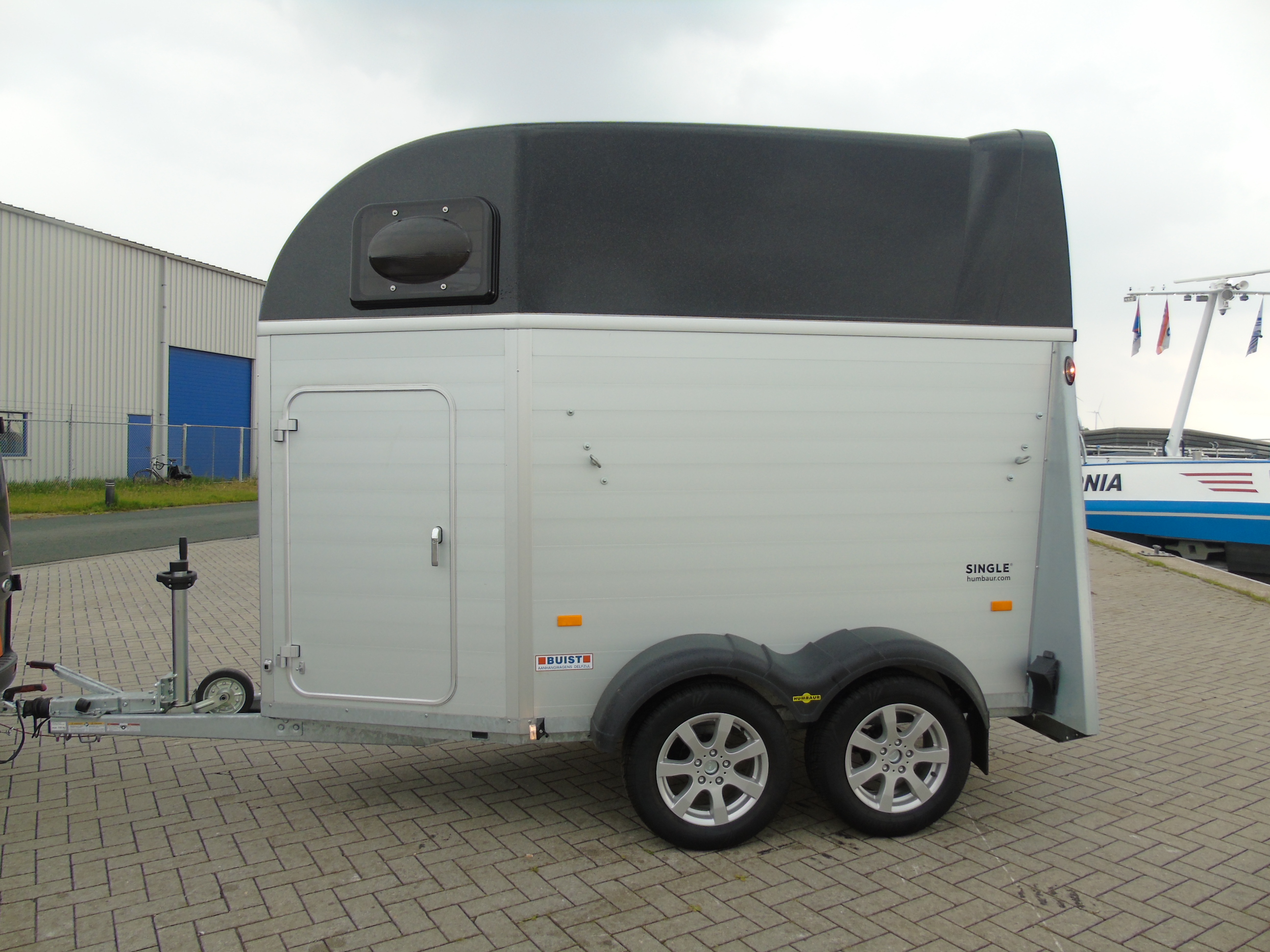 Occasion Humbaur Single Alu Luxus Zadelkamer 1,5 paards aluminium paardentrailer 2023