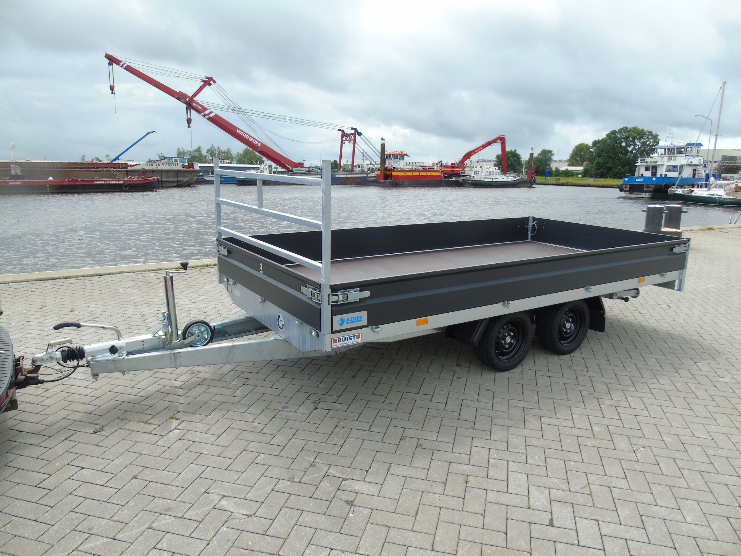 Voorraad aanhangwagen Hapert Azure H-2 Limited 405 x 200 cm 3000 kg oprijpakket LED