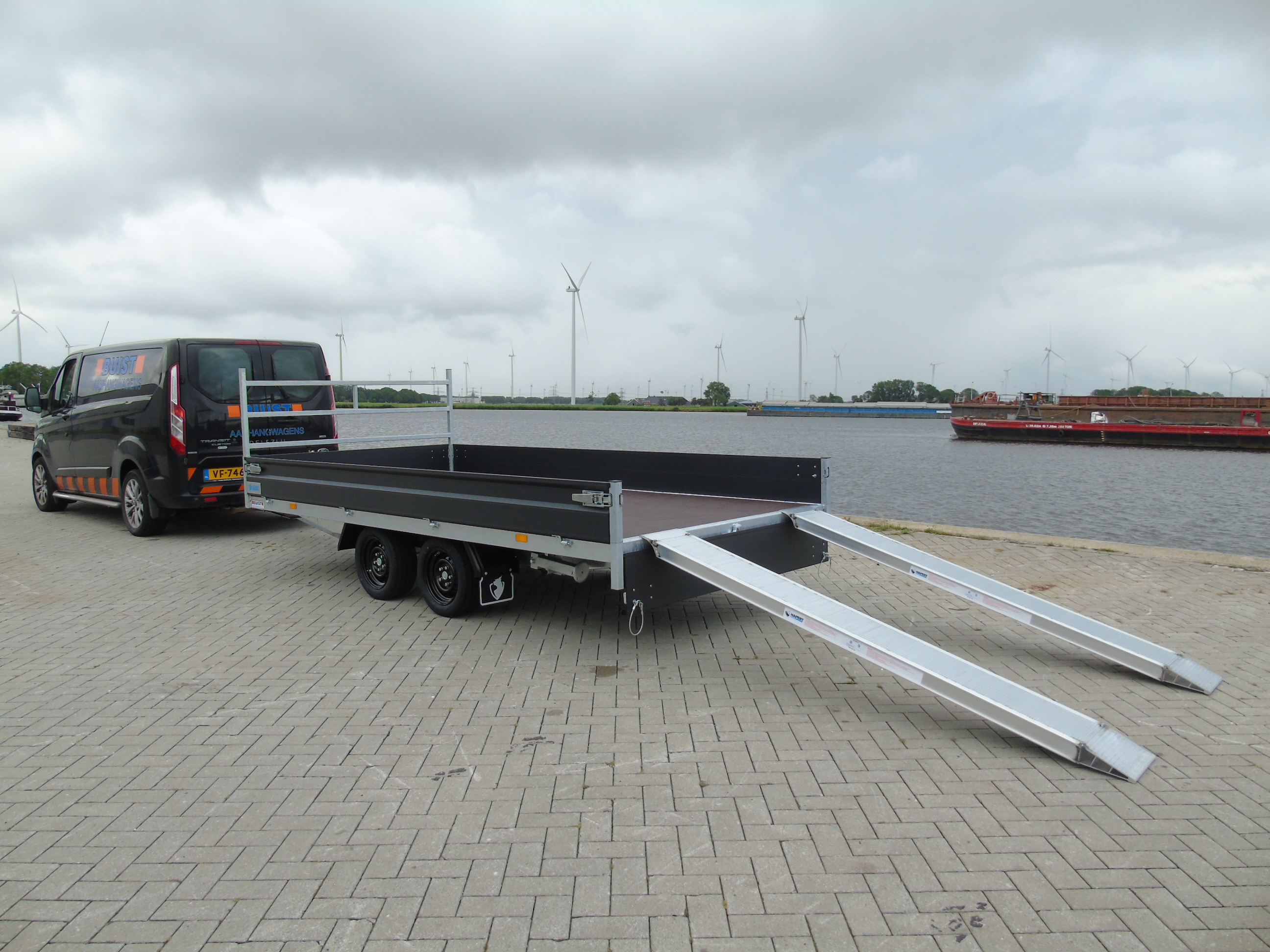 Voorraad aanhangwagen Hapert Azure H-2 Limited 405 x 200 cm 3000 kg oprijpakket LED