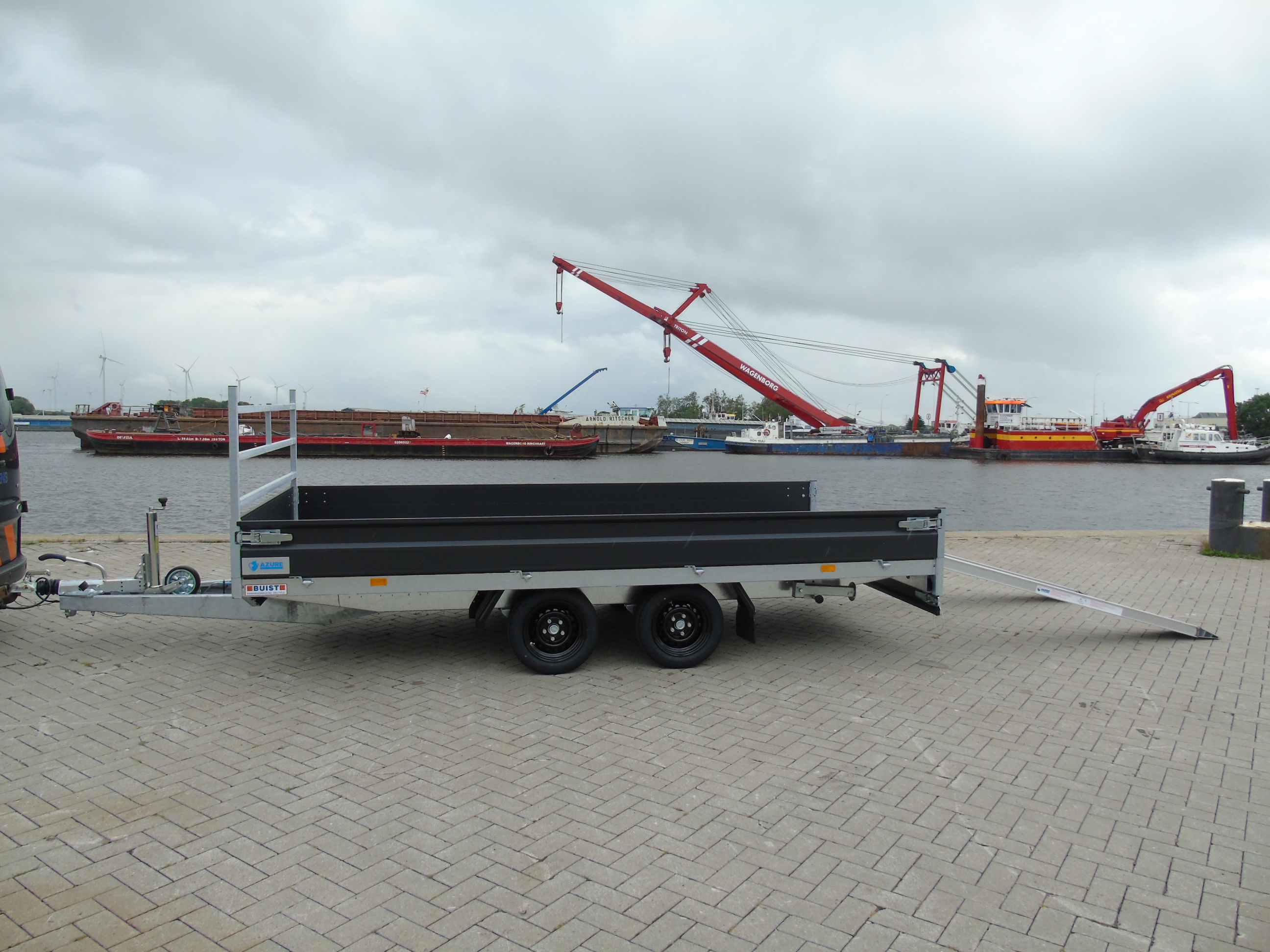 Voorraad aanhangwagen Hapert Azure H-2 Limited 405 x 200 cm 3000 kg oprijpakket LED