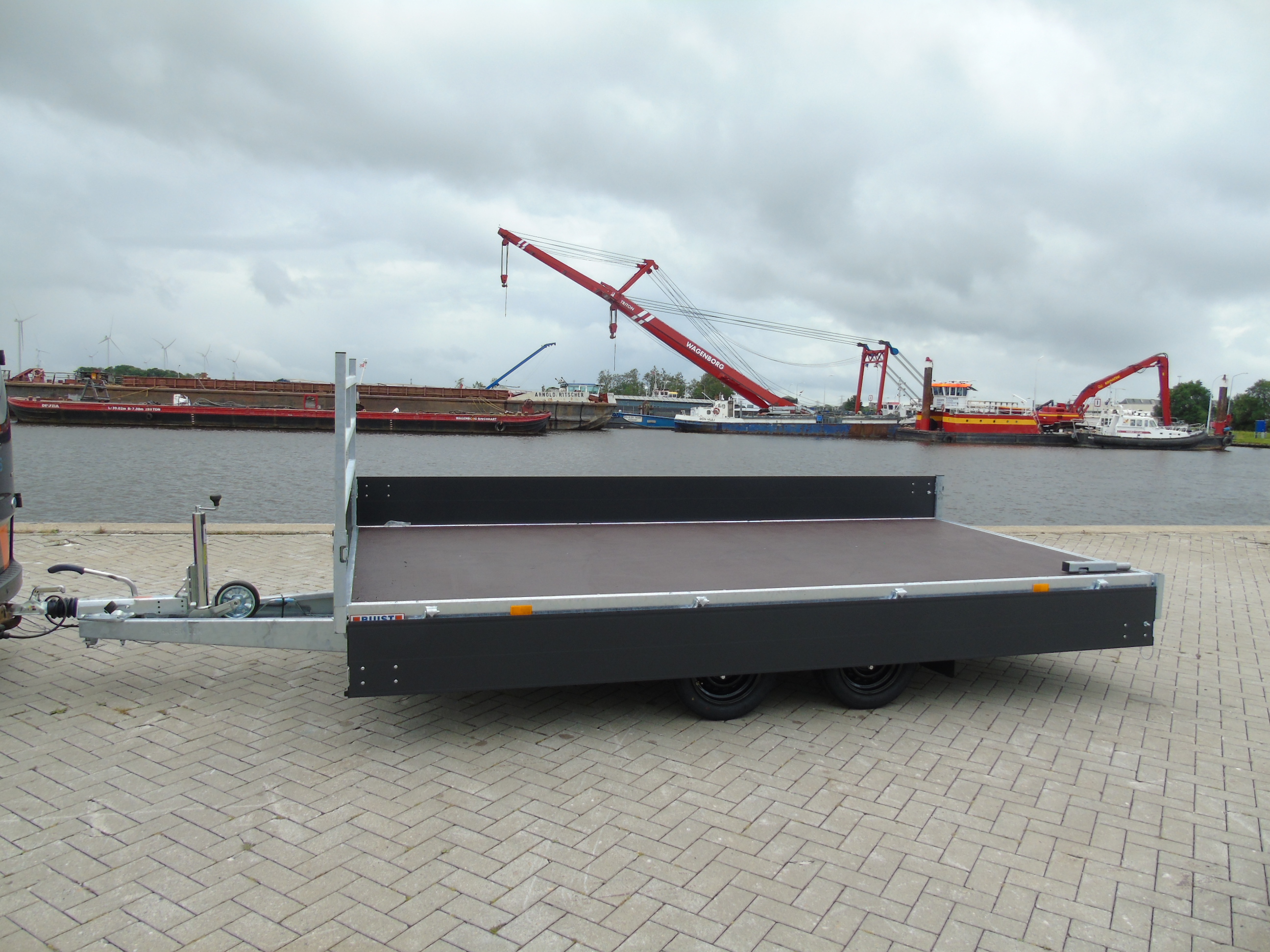 Voorraad aanhangwagen Hapert Azure H-2 Limited 405 x 200 cm 3000 kg oprijpakket LED