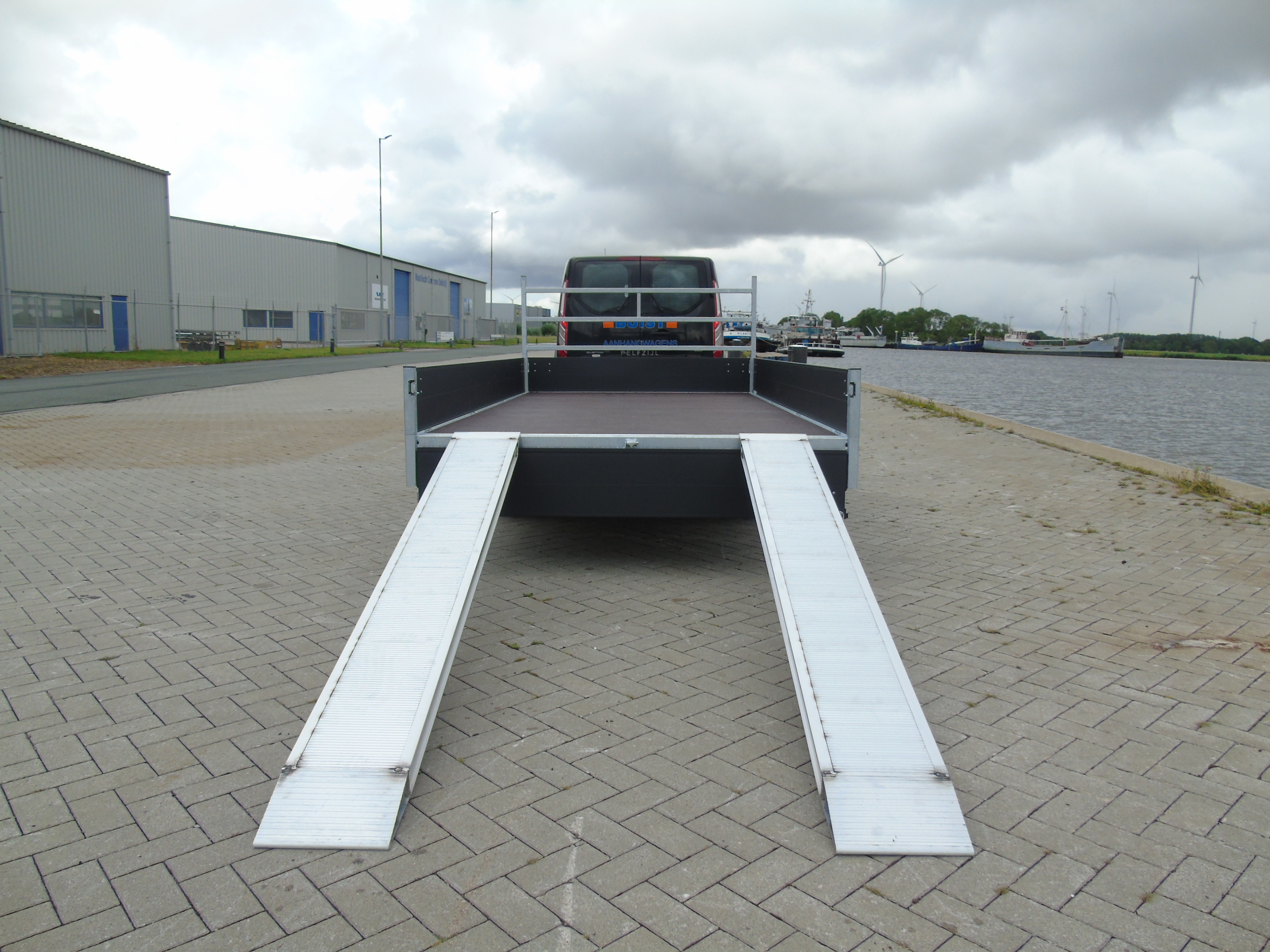 Voorraad aanhangwagen Hapert Azure H-2 Limited 405 x 200 cm 3000 kg oprijpakket LED