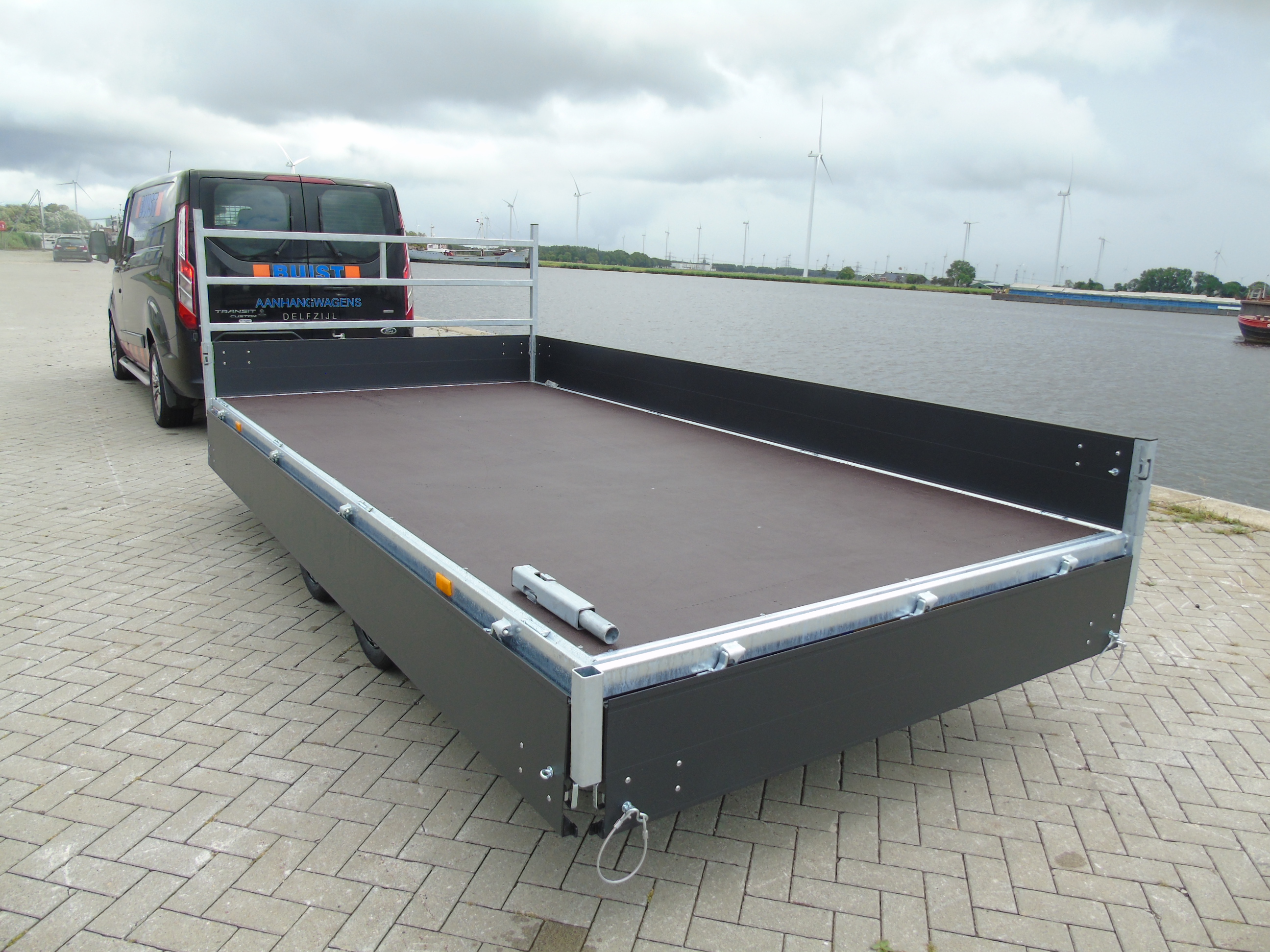 Voorraad aanhangwagen Hapert Azure H-2 Limited 405 x 200 cm 3000 kg oprijpakket LED