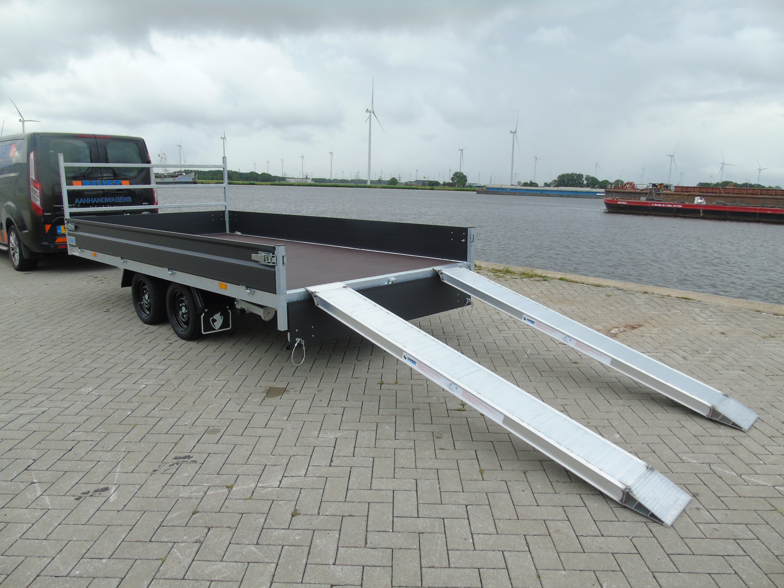 Voorraad aanhangwagen Hapert Azure H-2 Limited 405 x 200 cm 3000 kg oprijpakket LED