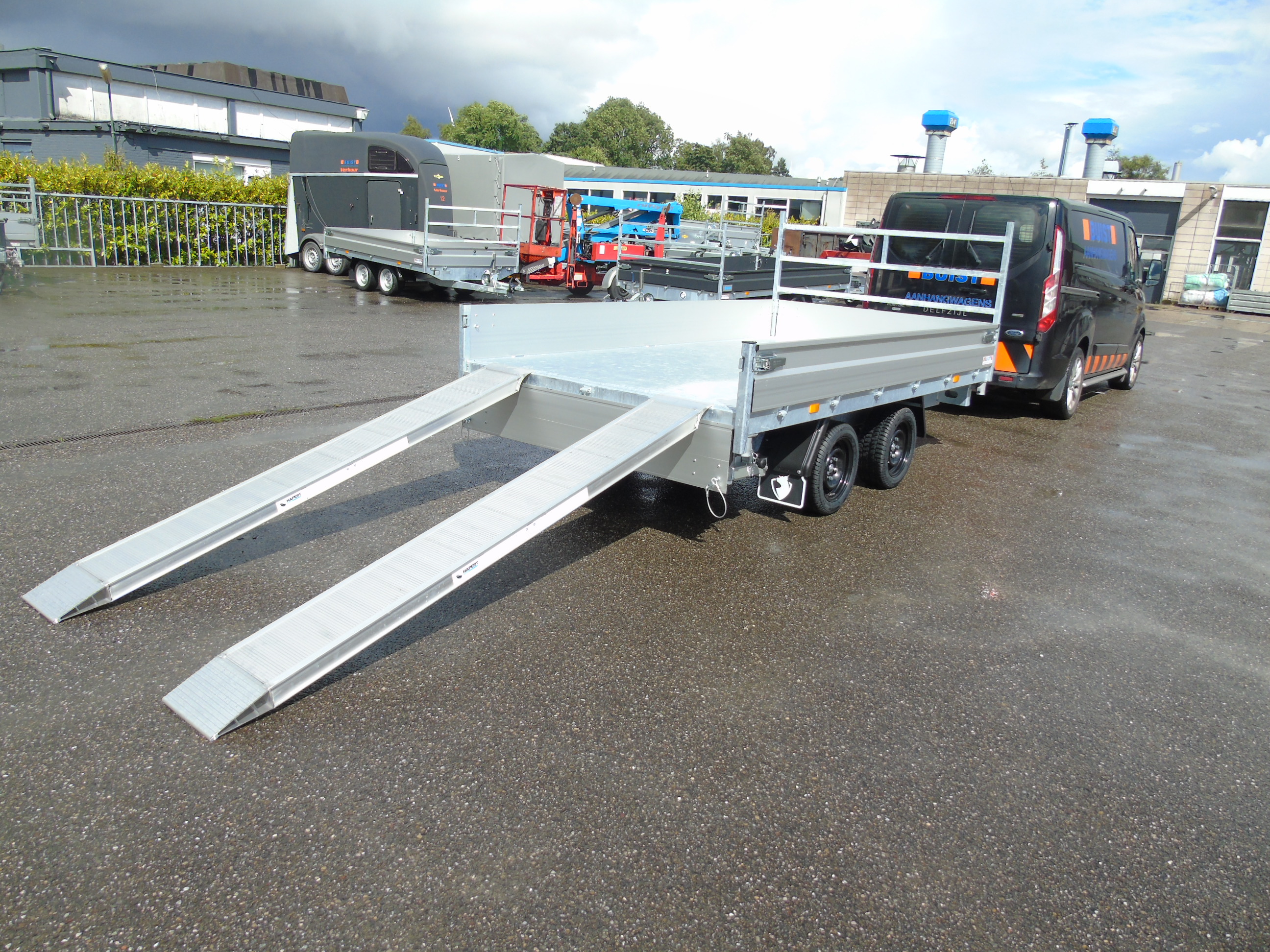 Voorraad aanhangwagen Hapert Cobalt HM-2 Ferro 335 x 180 cm 3500 kg parabool Oprijpakket LED