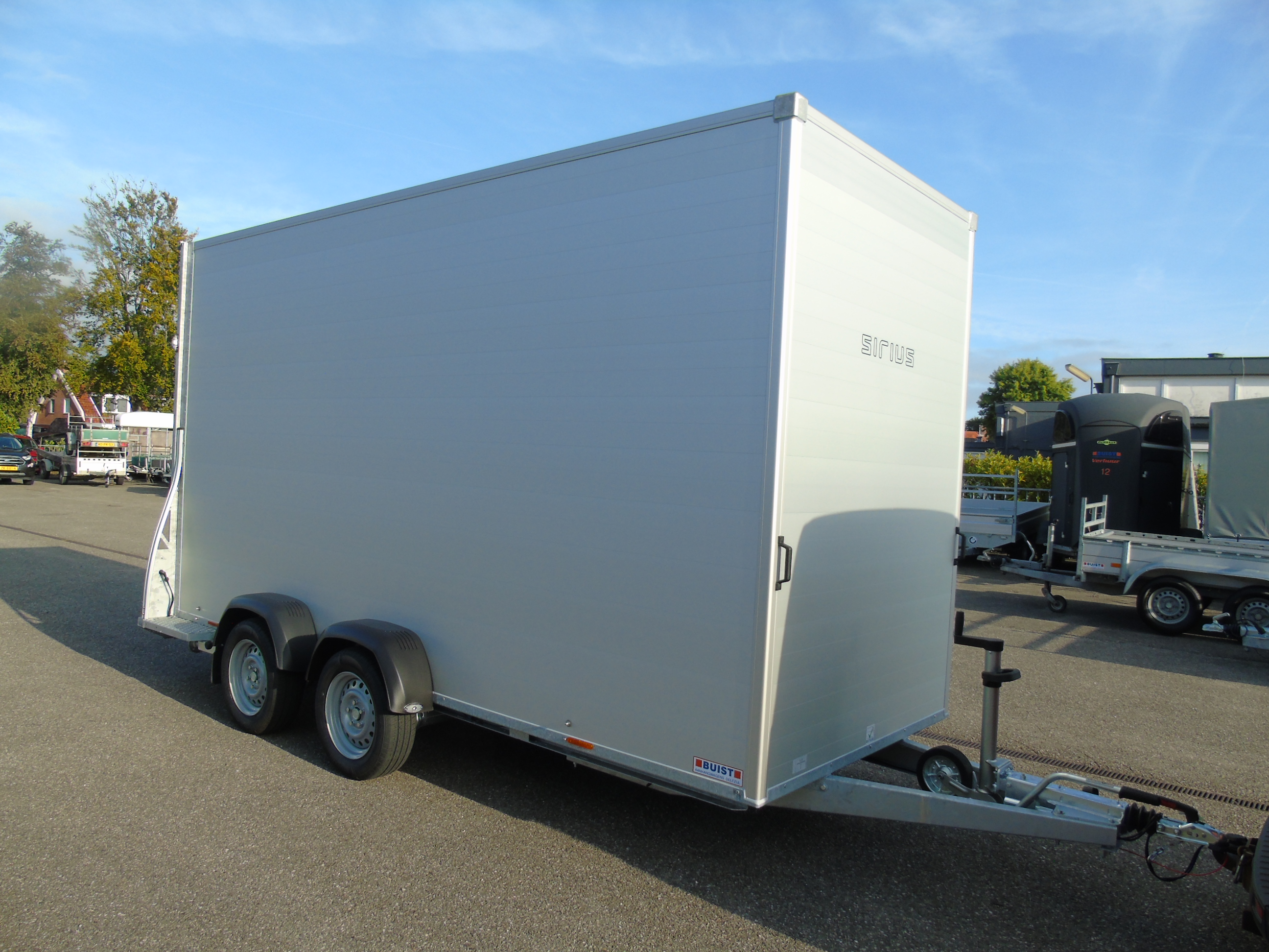 Voorraad aanhangwagen Sirius G455H Cargo gesloten tandemasser 455x171x242 cm 