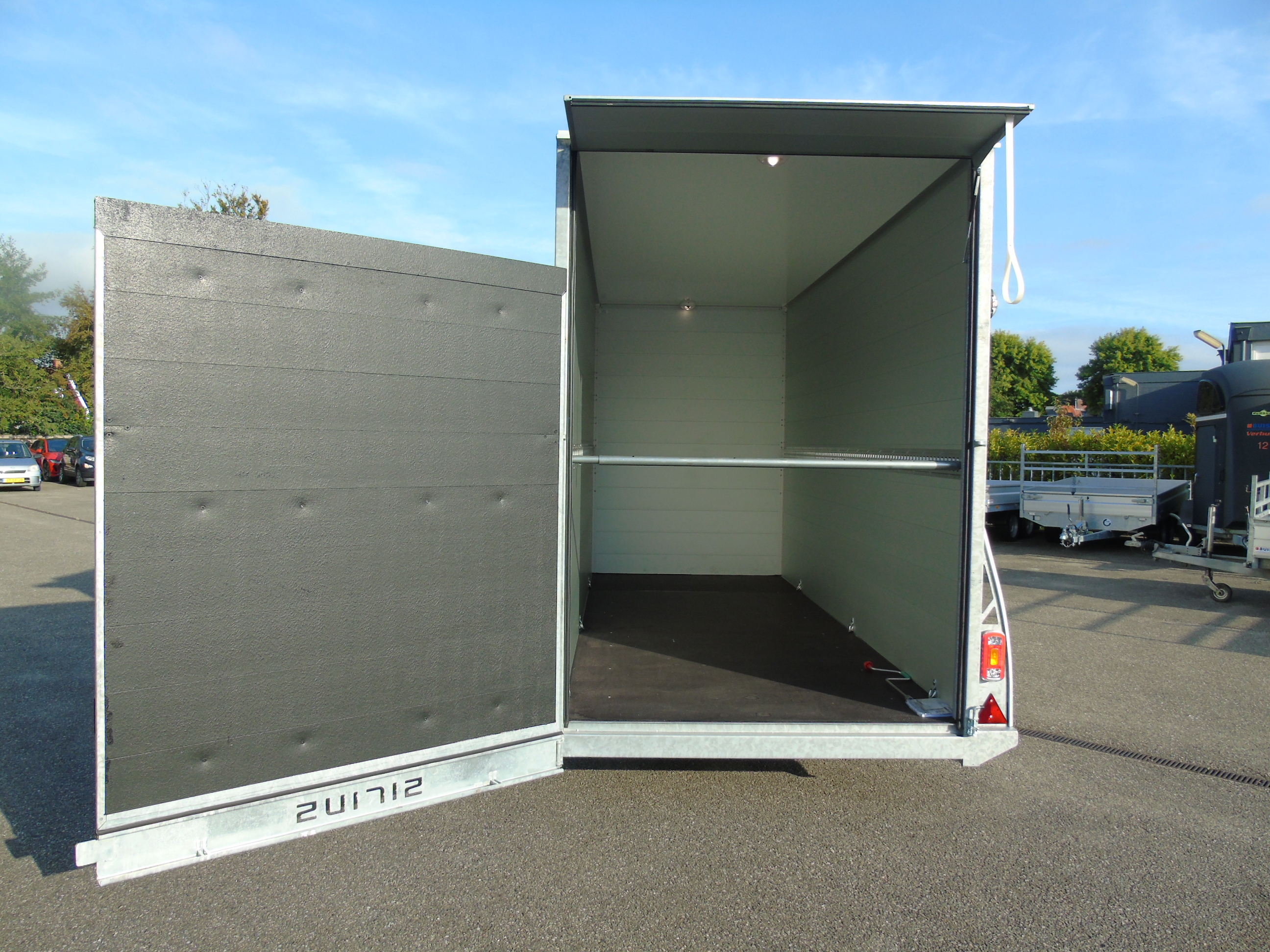 Voorraad aanhangwagen Sirius G455H Cargo gesloten tandemasser 455x171x242 cm 