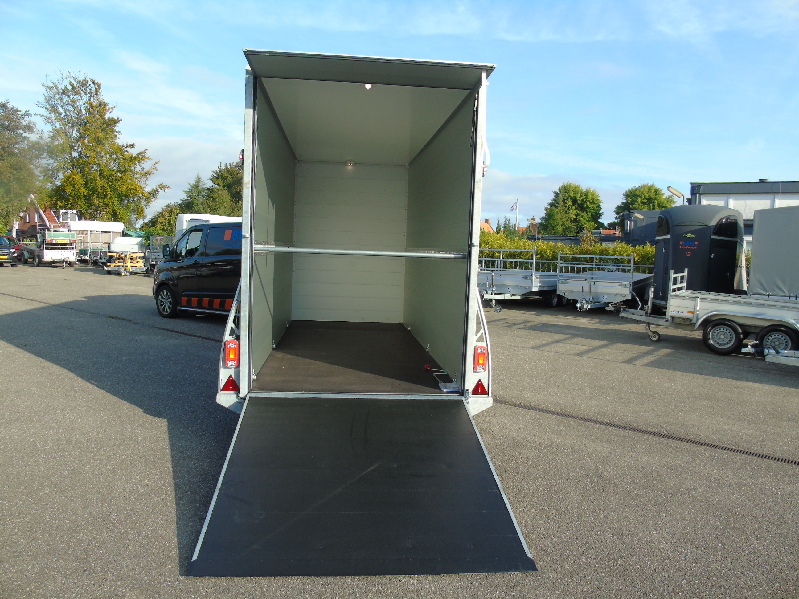 Voorraad aanhangwagen Sirius G455H Cargo gesloten tandemasser 455x171x242 cm 