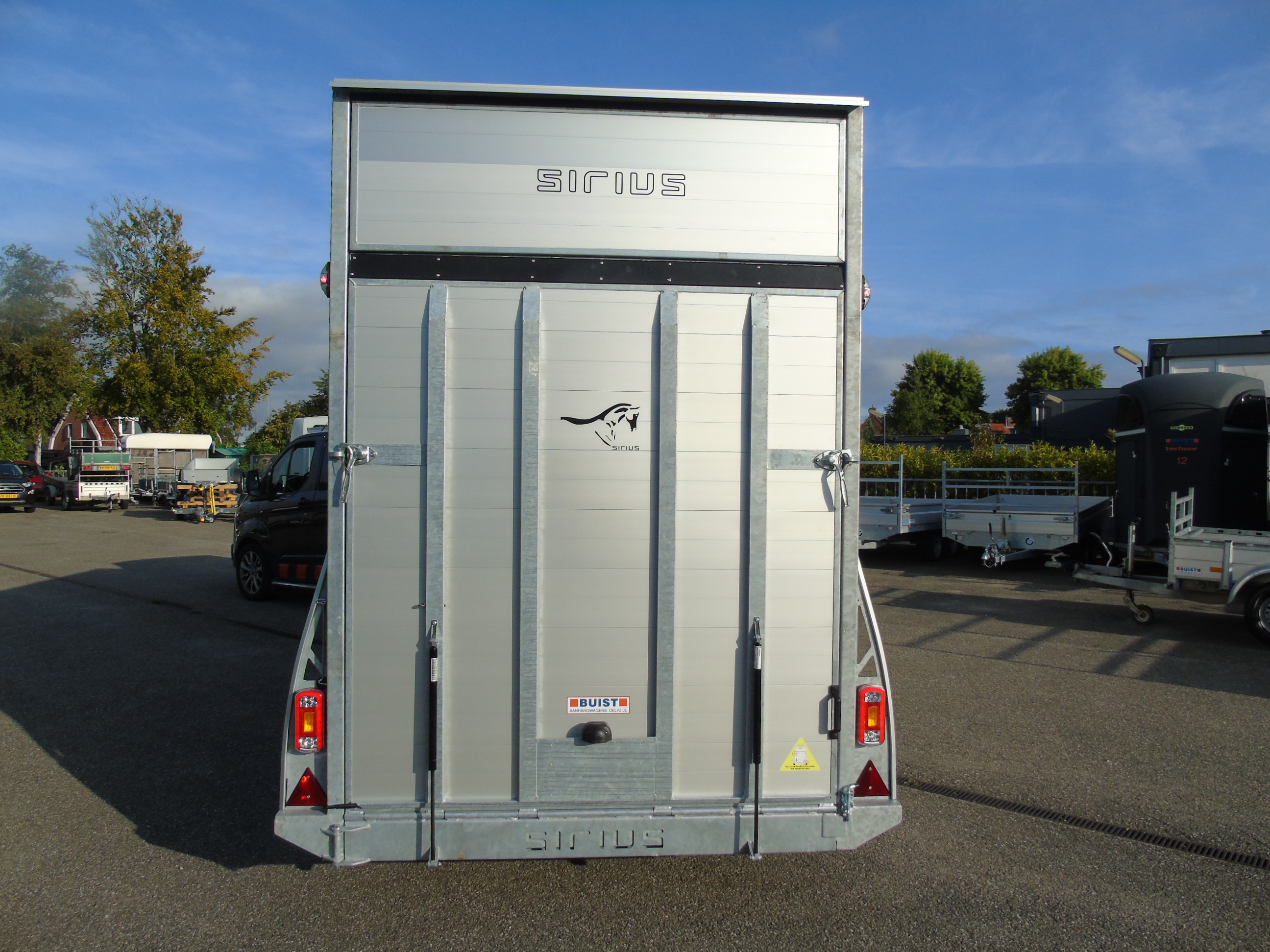 Voorraad aanhangwagen Sirius G455H Cargo gesloten tandemasser 455x171x242 cm 