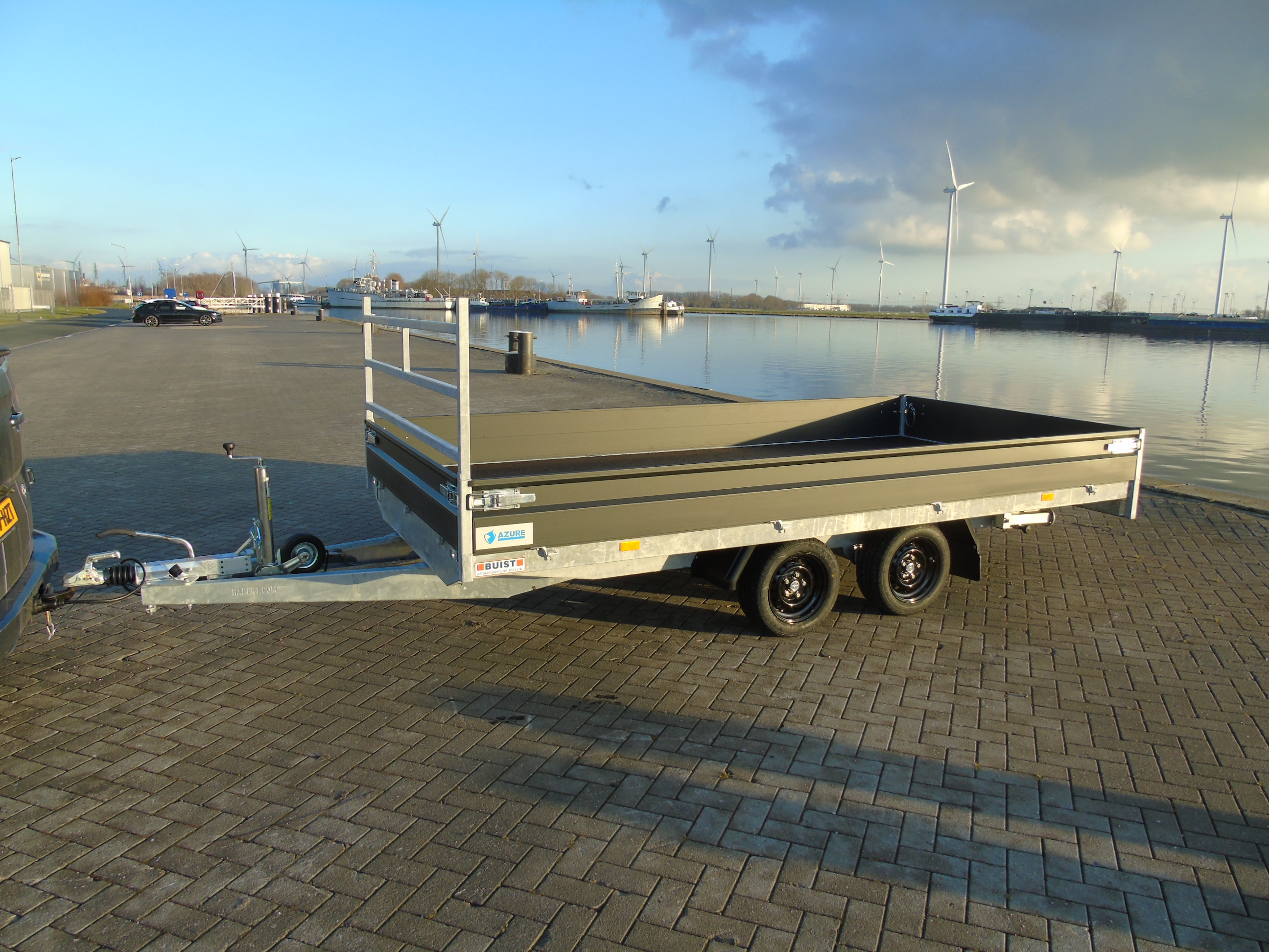 Voorraad aanhangwagen Hapert Azure H-2 Limited 405 x 200 cm 3000 kg oprijpakket LED