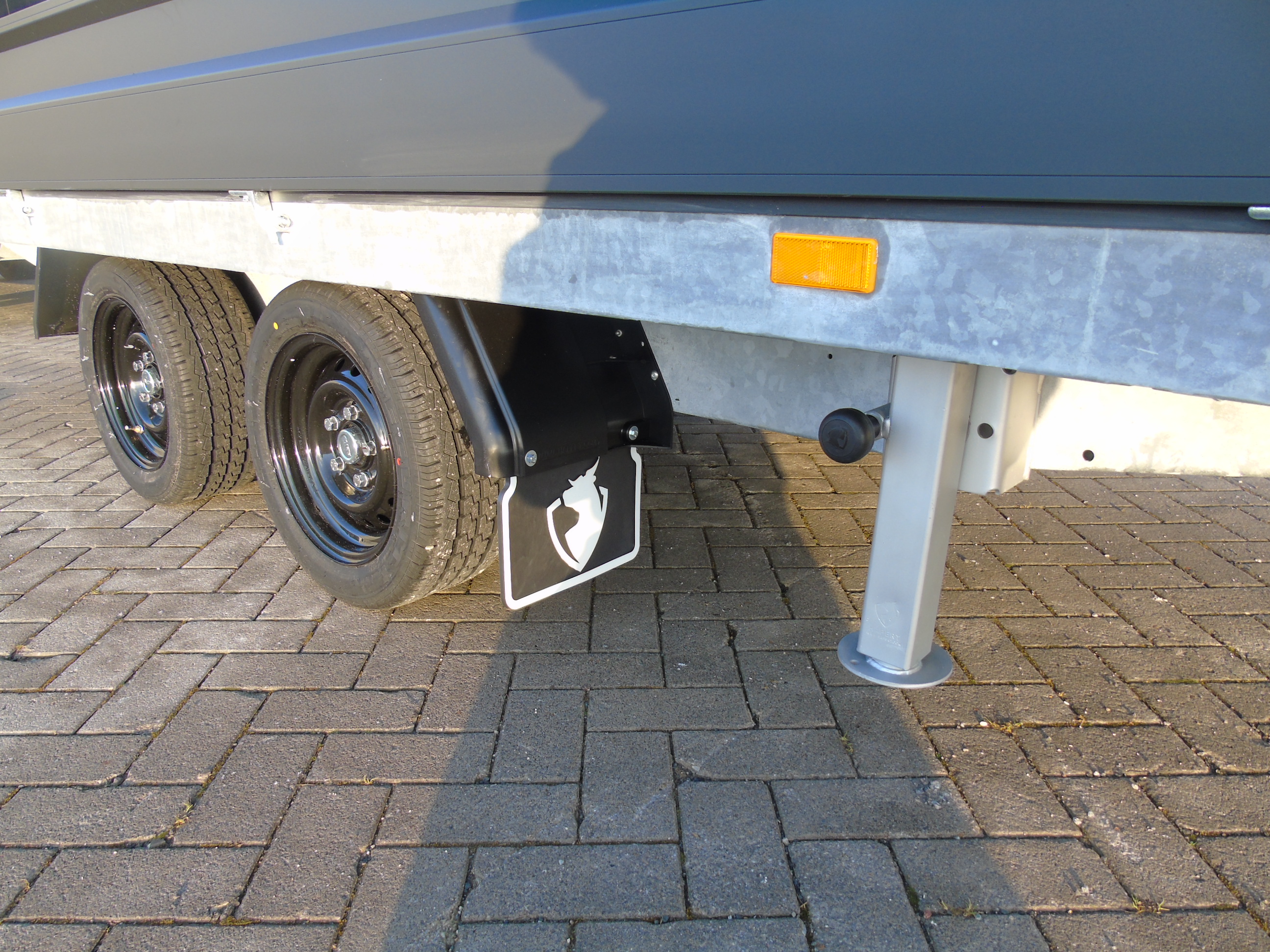 Voorraad aanhangwagen Hapert Azure H-2 Limited 405 x 200 cm 3000 kg oprijpakket LED