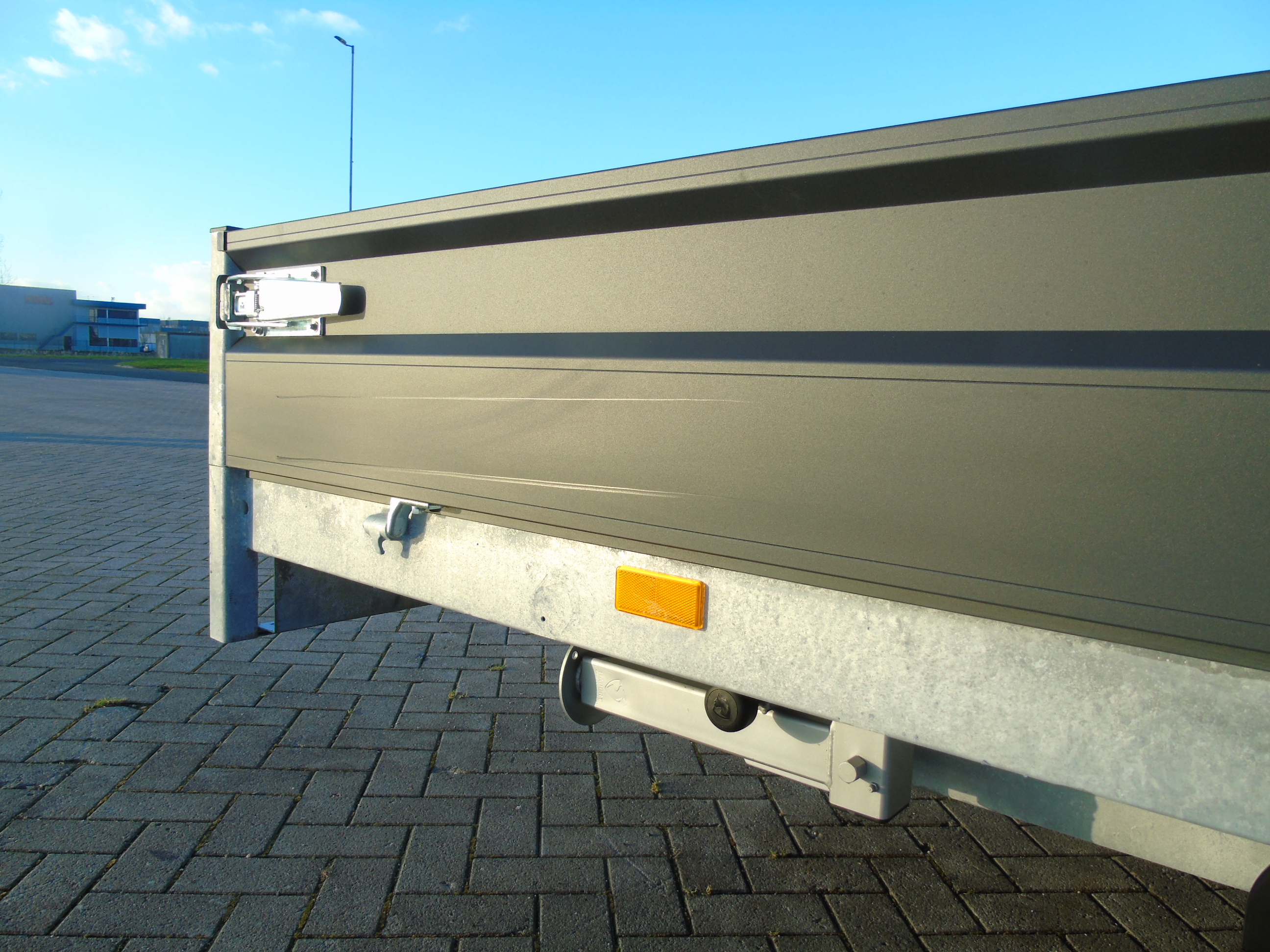 Voorraad aanhangwagen Hapert Azure H-2 Limited 405 x 200 cm 3000 kg oprijpakket LED