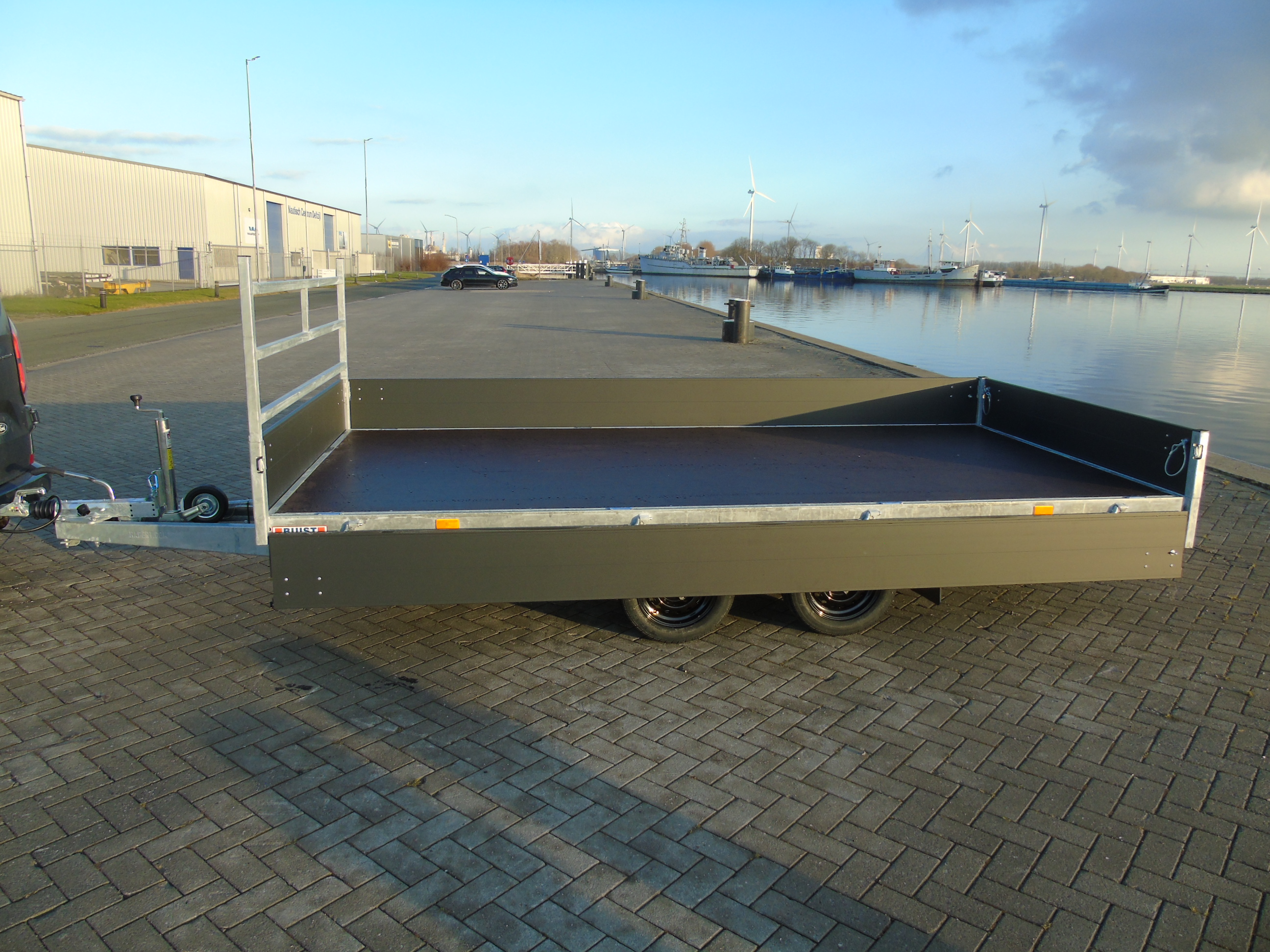 Voorraad aanhangwagen Hapert Azure H-2 Limited 405 x 200 cm 3000 kg oprijpakket LED