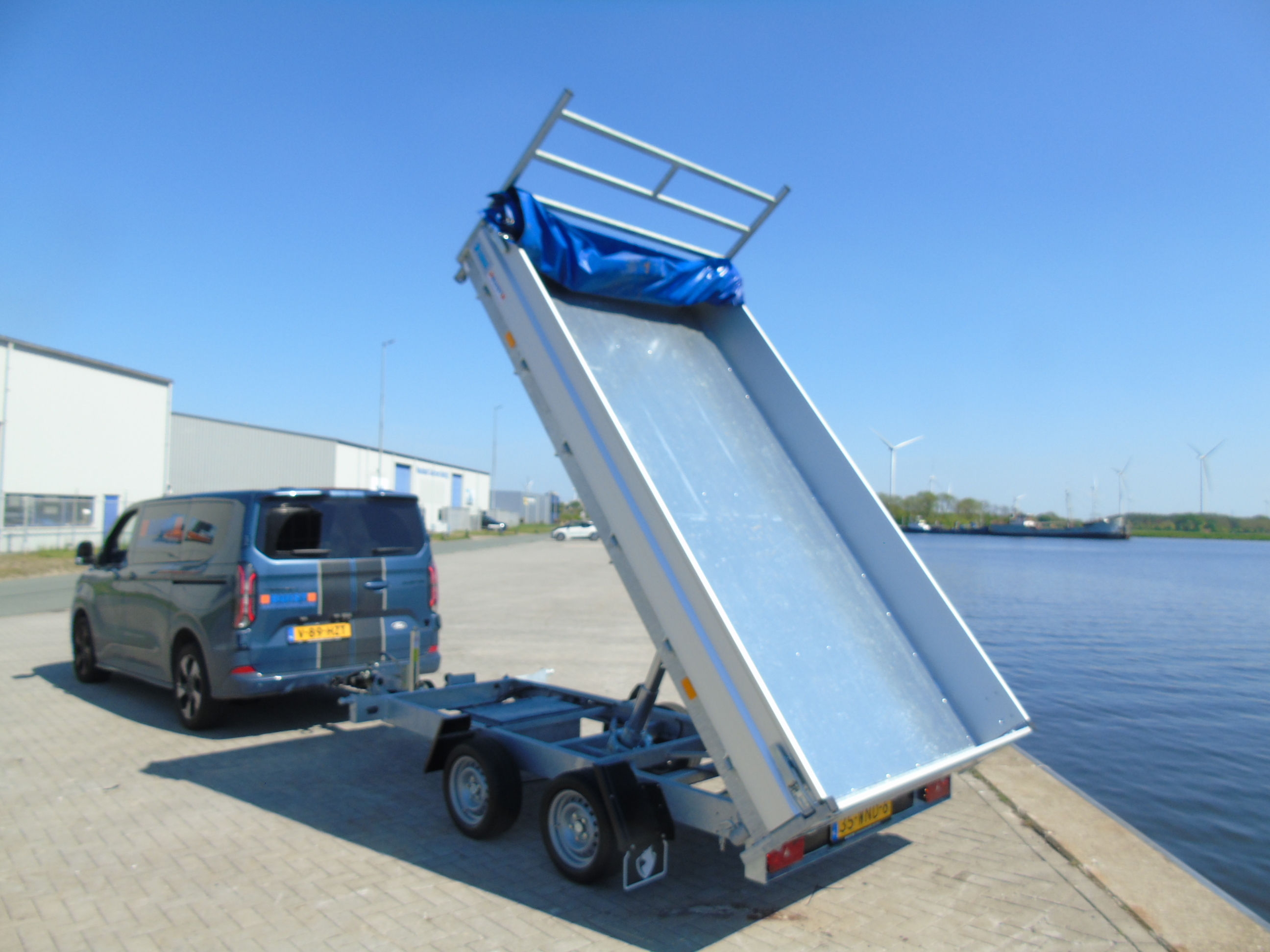 Occasion Hapert Cobalt HM-2 335 x 180 cm 2700 kg 3-zijdige kipper electrisch 10/2024