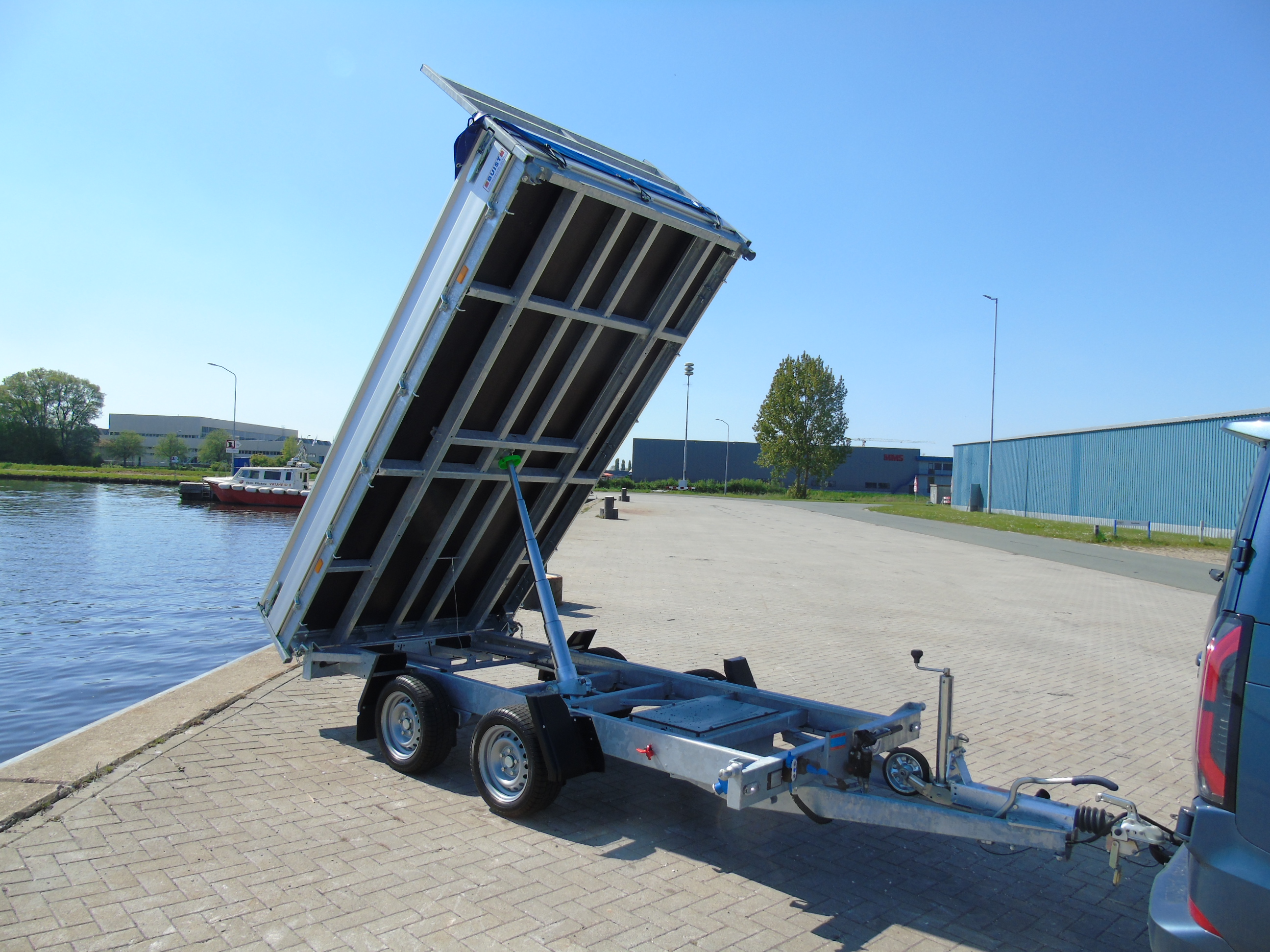 Occasion Hapert Cobalt HM-2 335 x 180 cm 2700 kg 3-zijdige kipper electrisch 10/2024