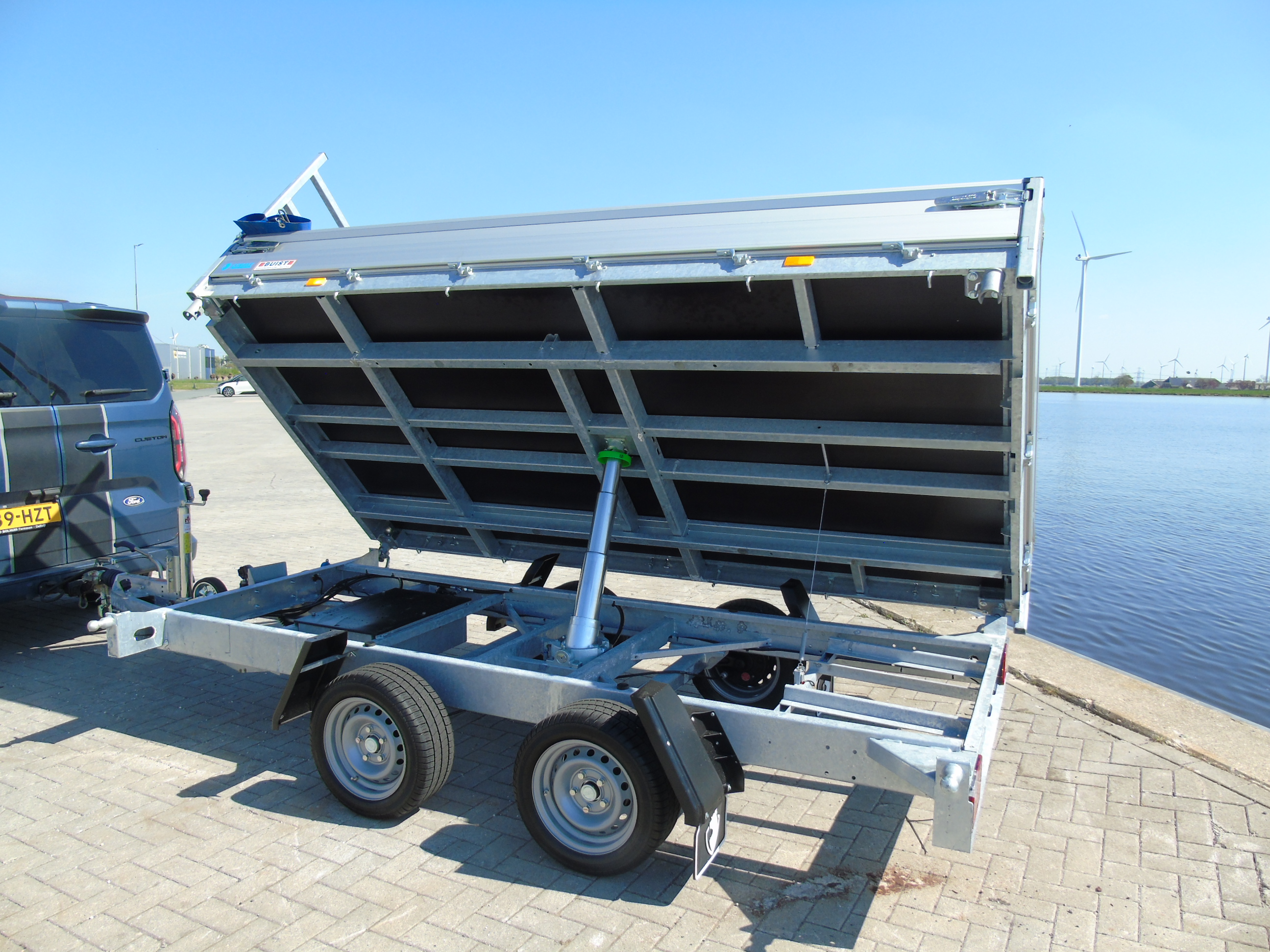 Occasion Hapert Cobalt HM-2 335 x 180 cm 2700 kg 3-zijdige kipper electrisch 10/2024