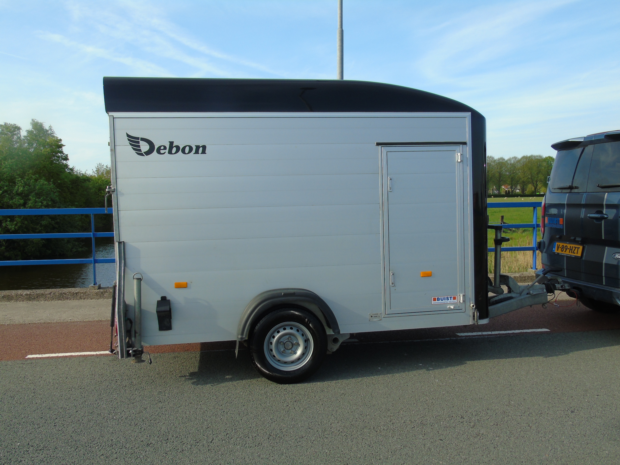 Occasion Debon C5 enkelasser gesloten alu-poly 12-2022