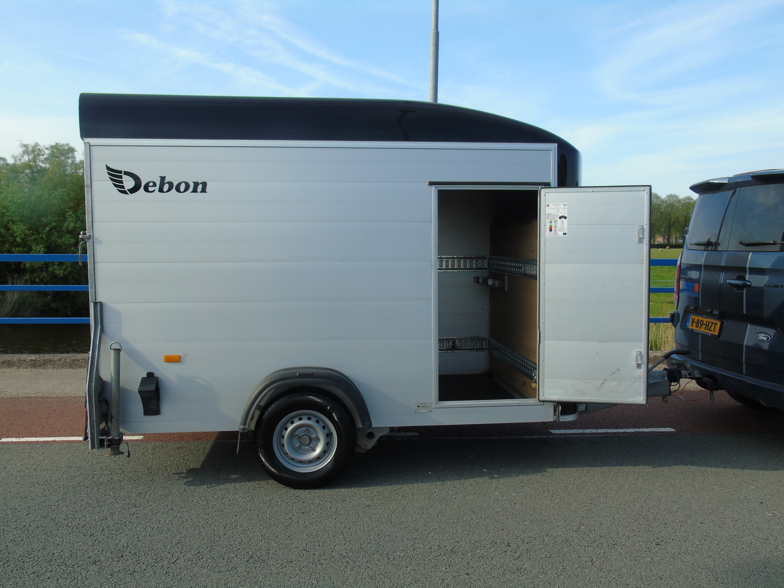 Occasion Debon C5 enkelasser gesloten alu-poly 12-2022