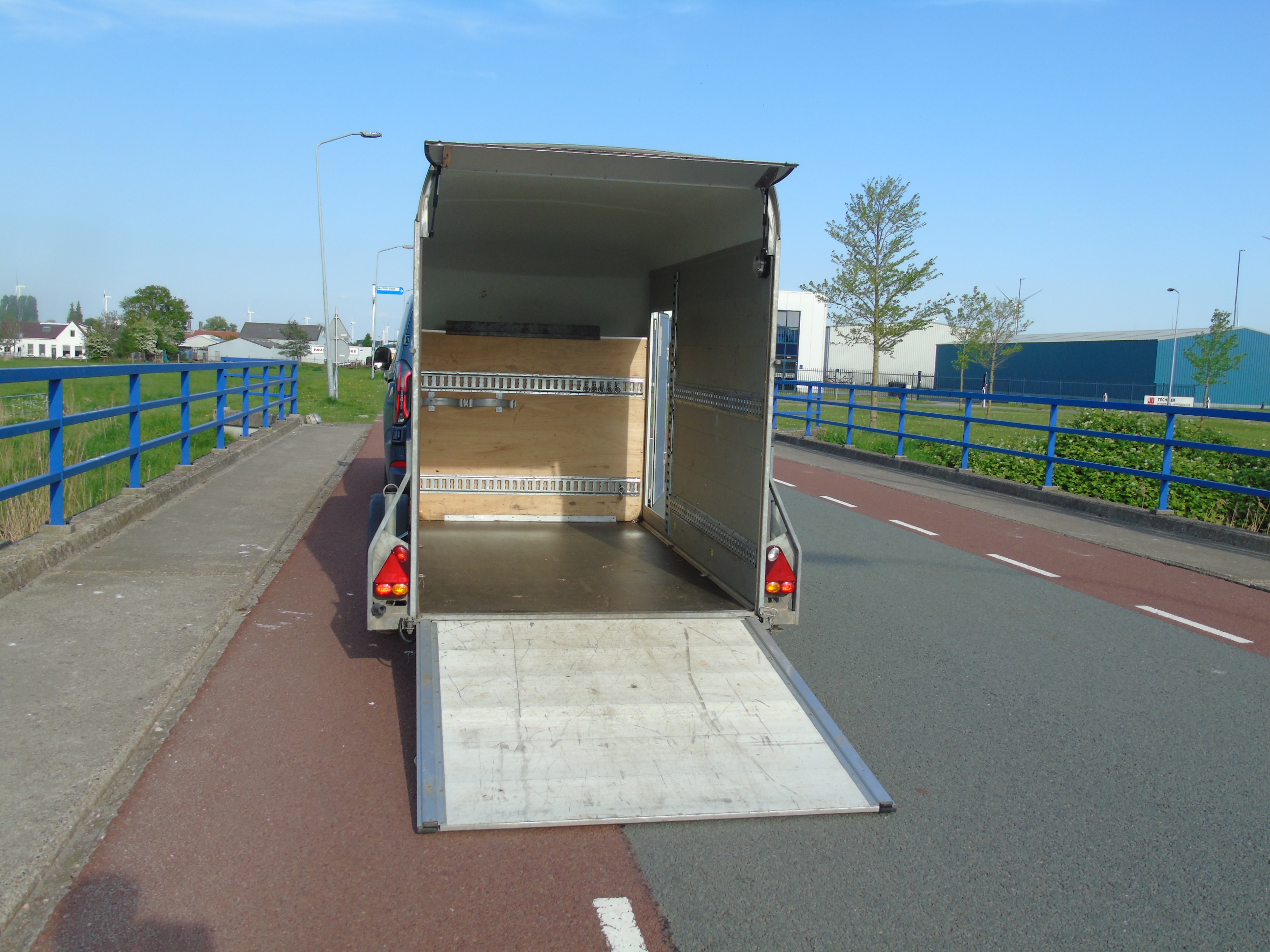 Occasion Debon C5 enkelasser gesloten alu-poly 12-2022