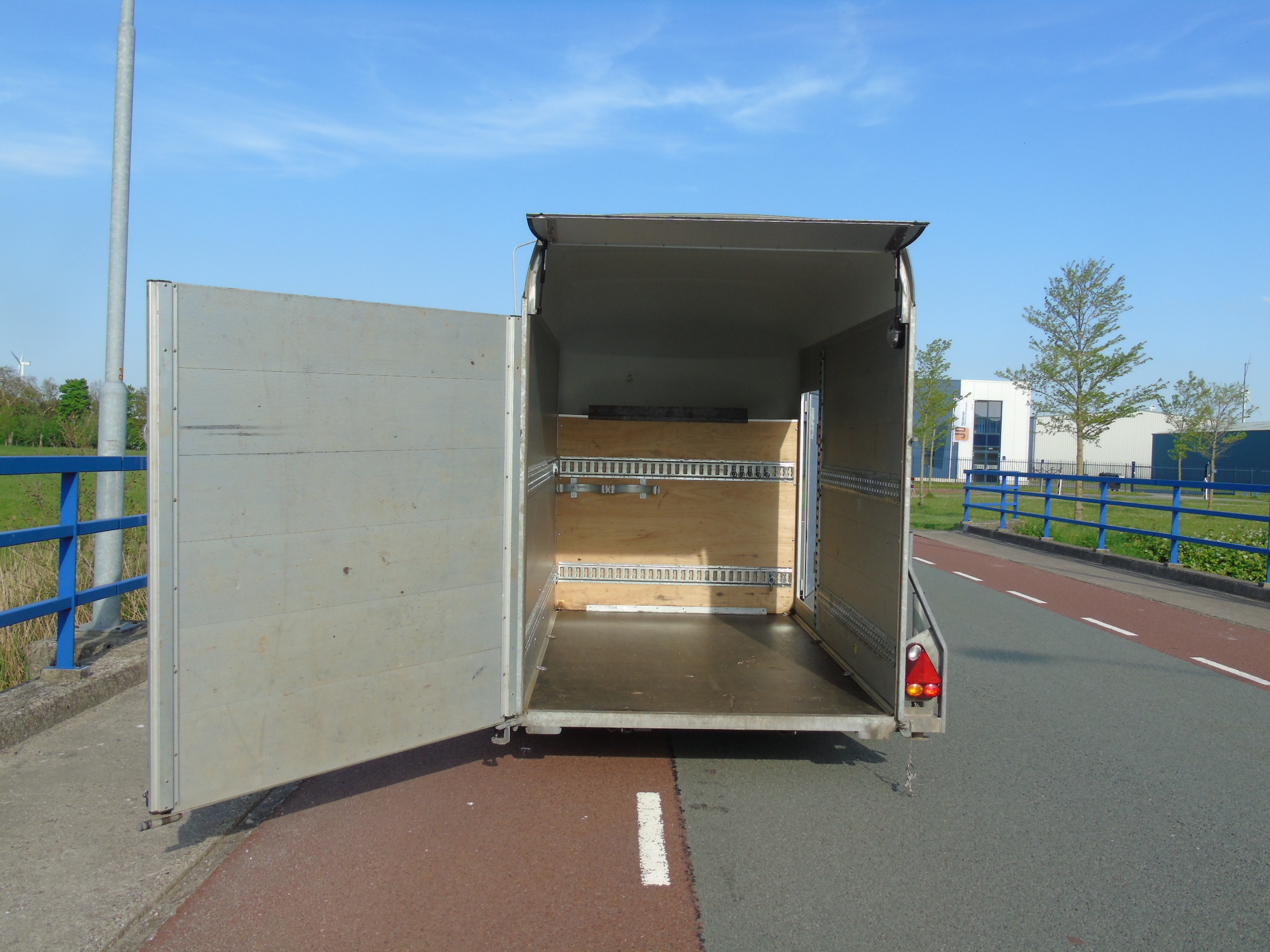 Occasion Debon C5 enkelasser gesloten alu-poly 12-2022