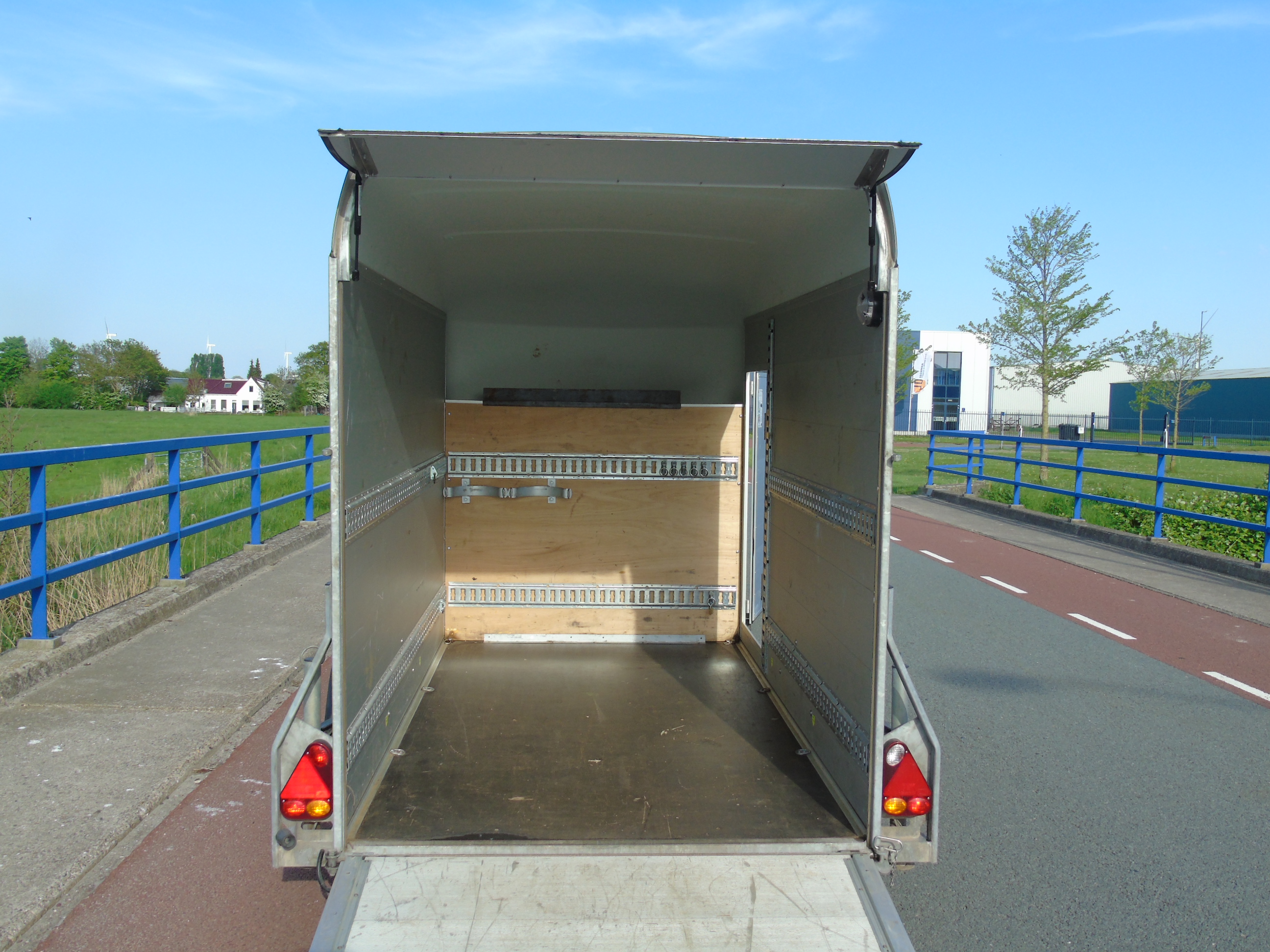 Occasion Debon C5 enkelasser gesloten alu-poly 12-2022