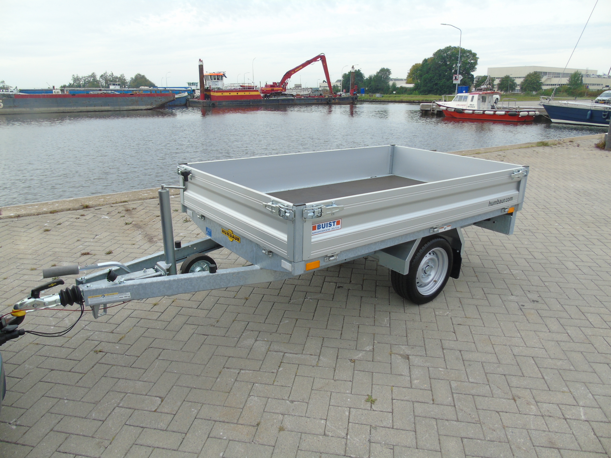 Voorraad Humbaur HU 132314 enkelasser plateauwagen 1300 kg 230 x 140 cm