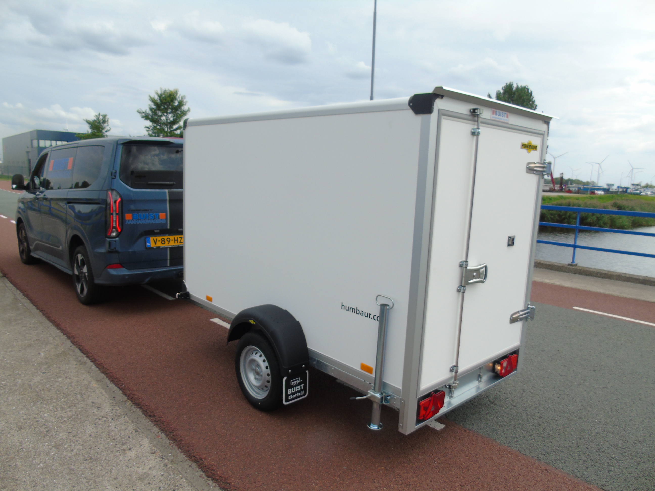 Voorraad Humbaur HK 752513-15P enkelasser gesloten