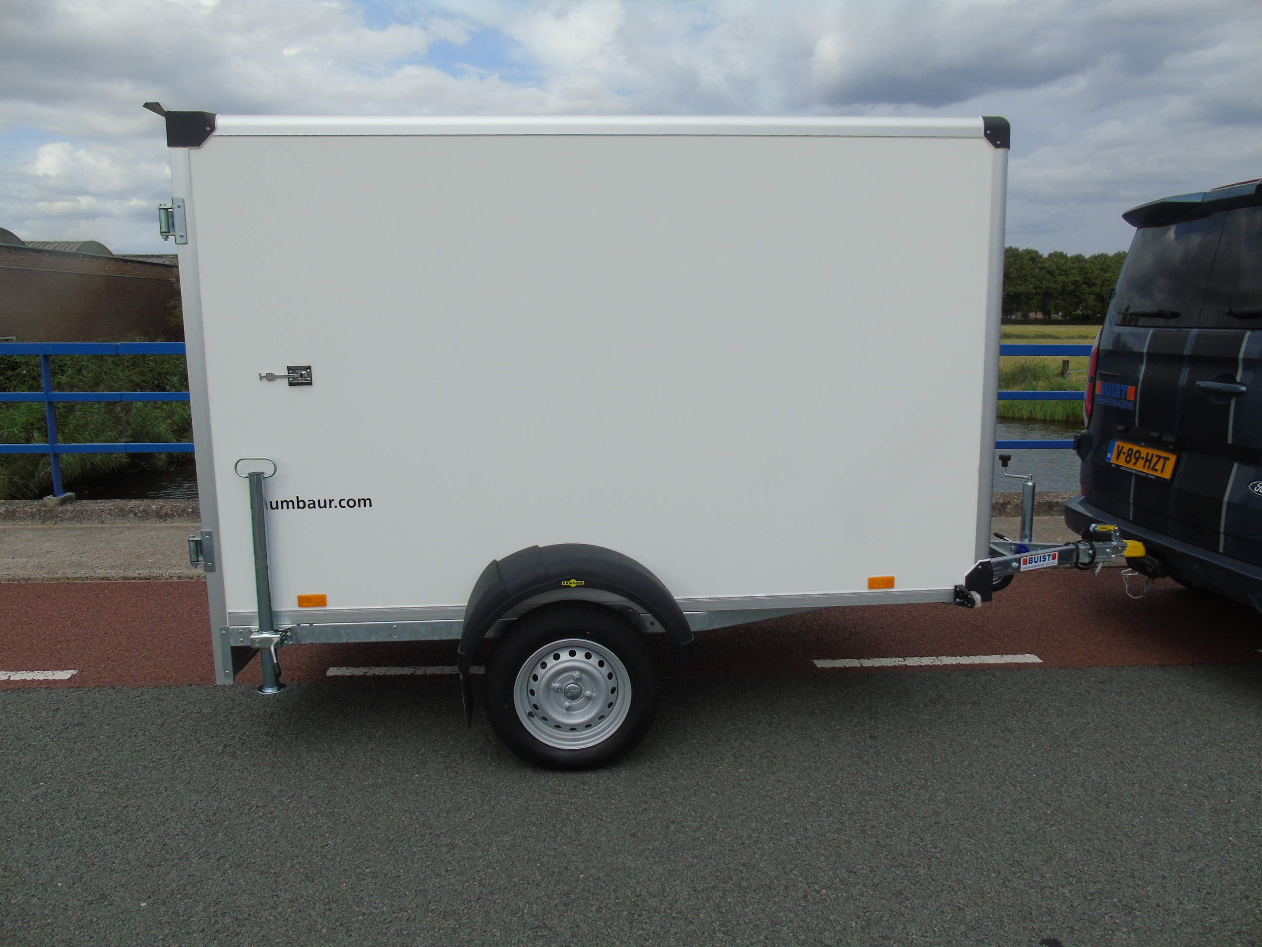 Voorraad Humbaur HK 752513-15P enkelasser gesloten