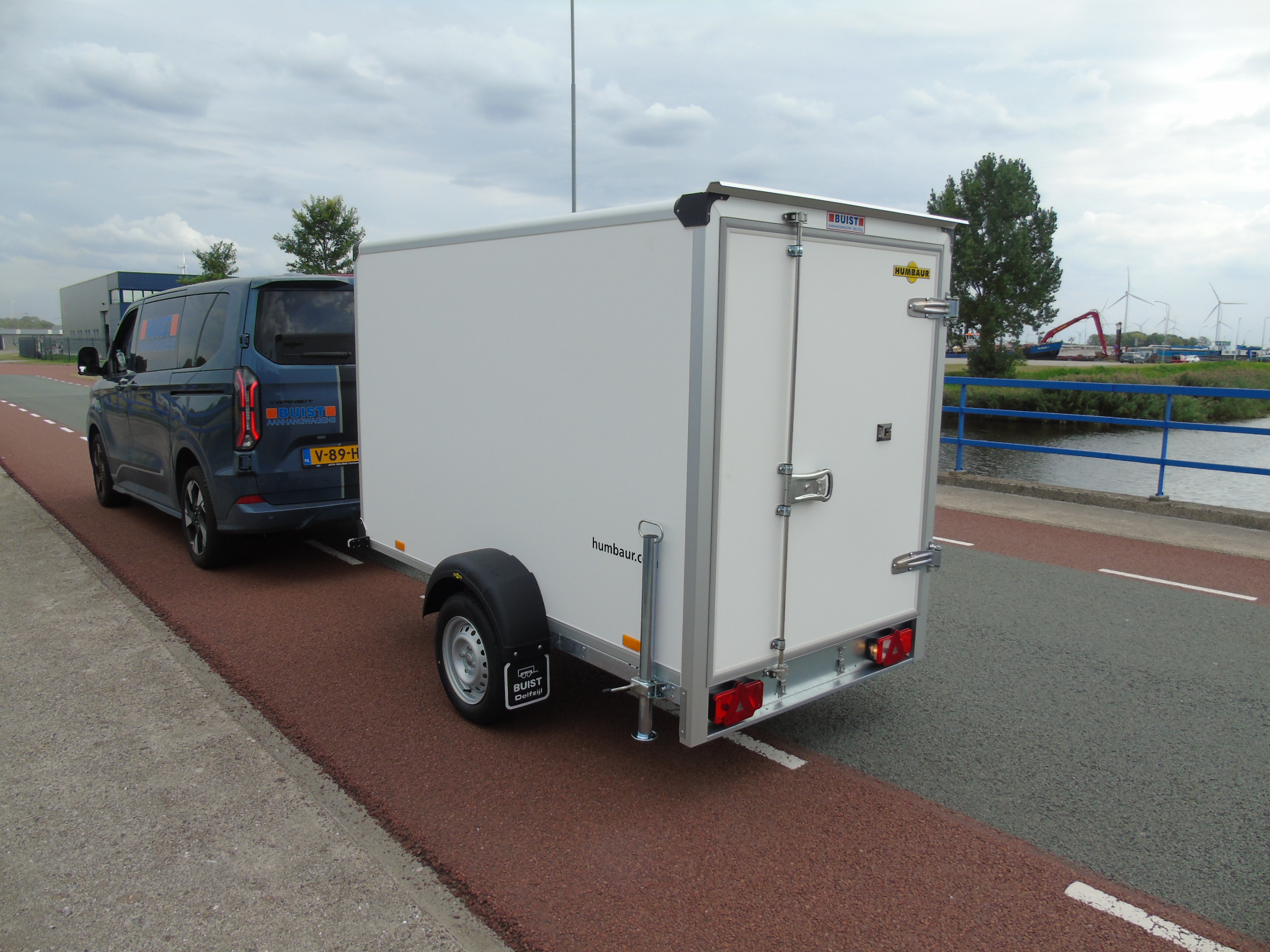 Voorraad Humbaur HK 752513-15P enkelasser gesloten