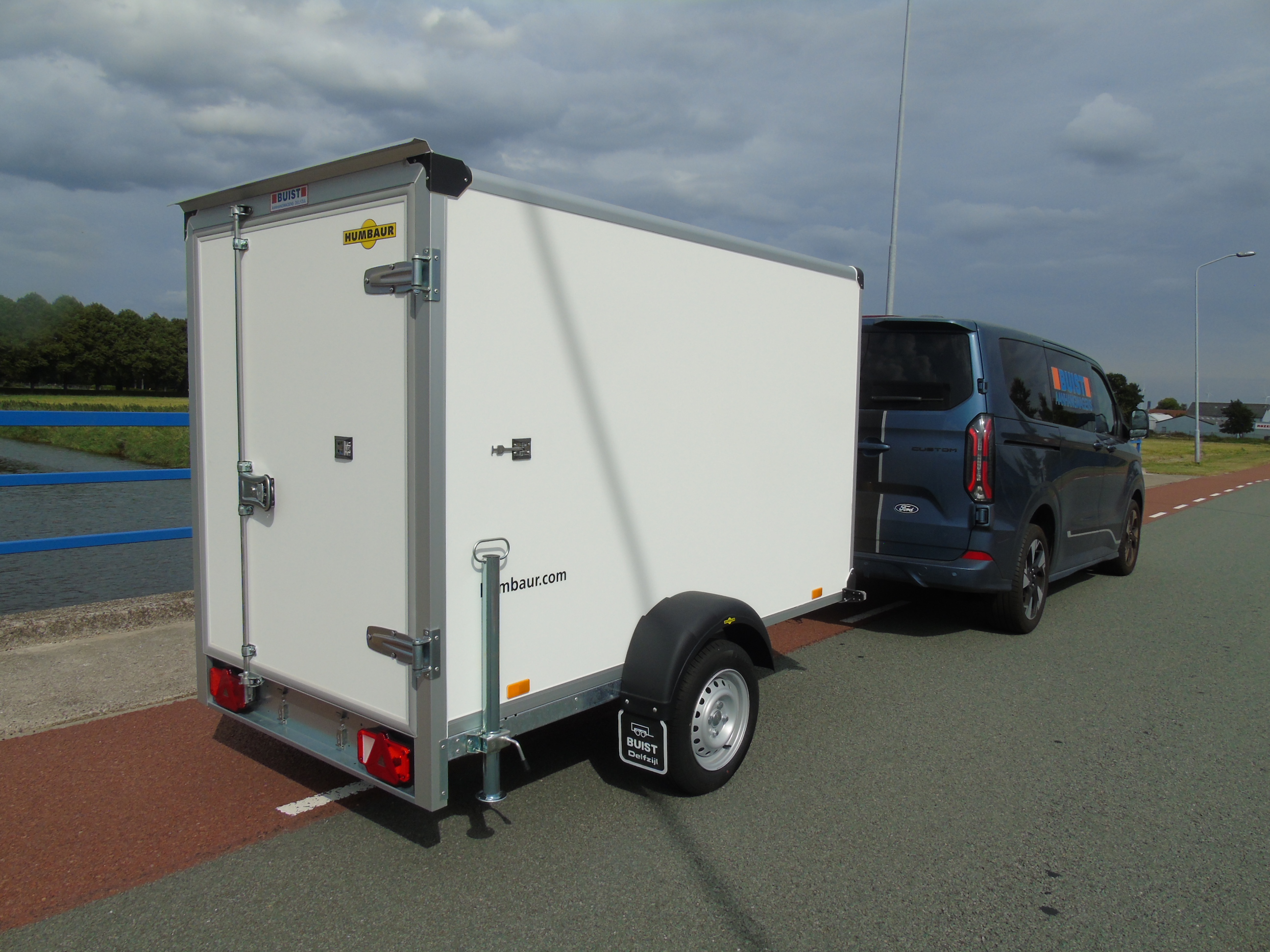 Voorraad Humbaur HK 752513-15P enkelasser gesloten