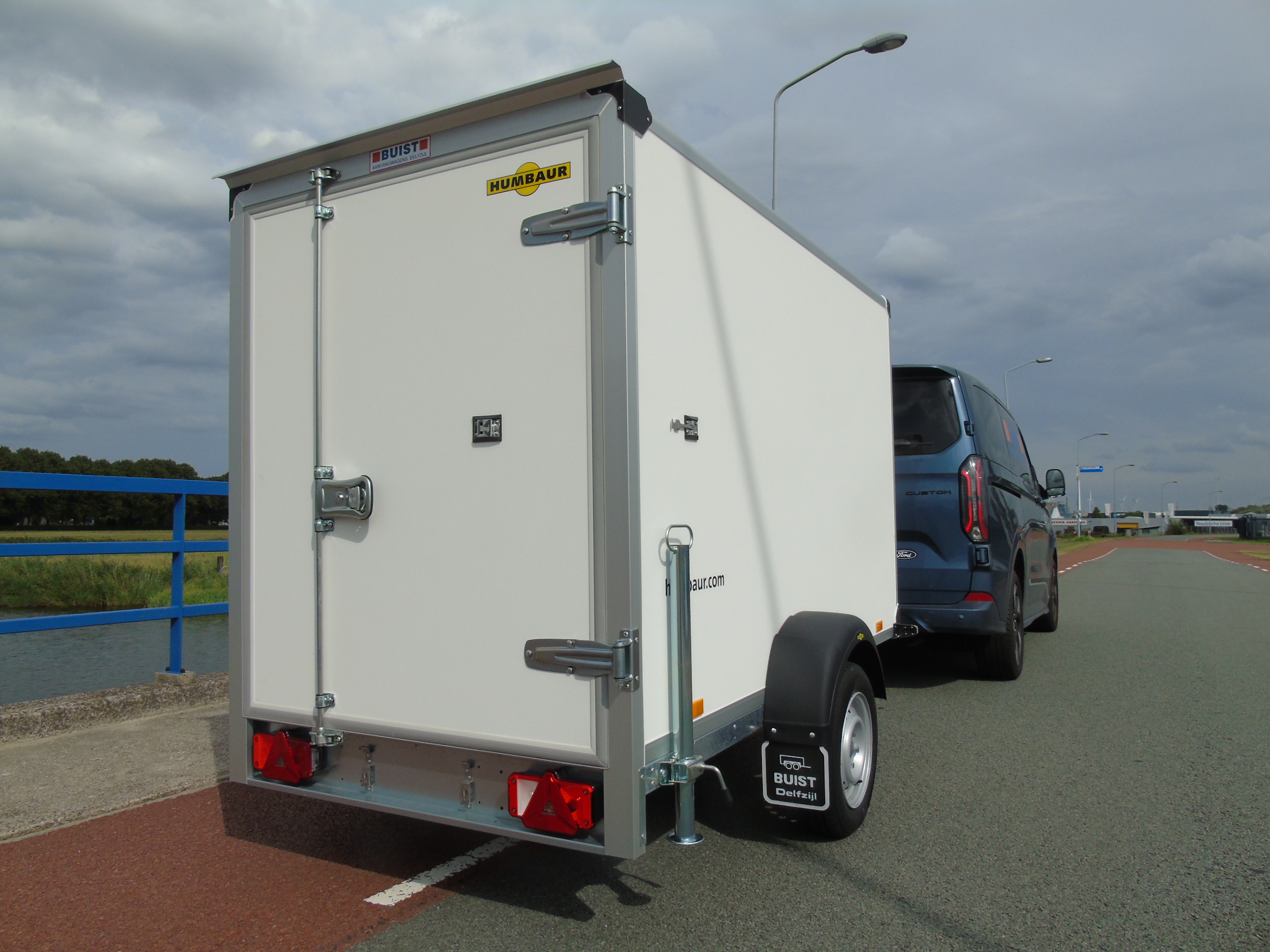 Voorraad Humbaur HK 752513-15P enkelasser gesloten