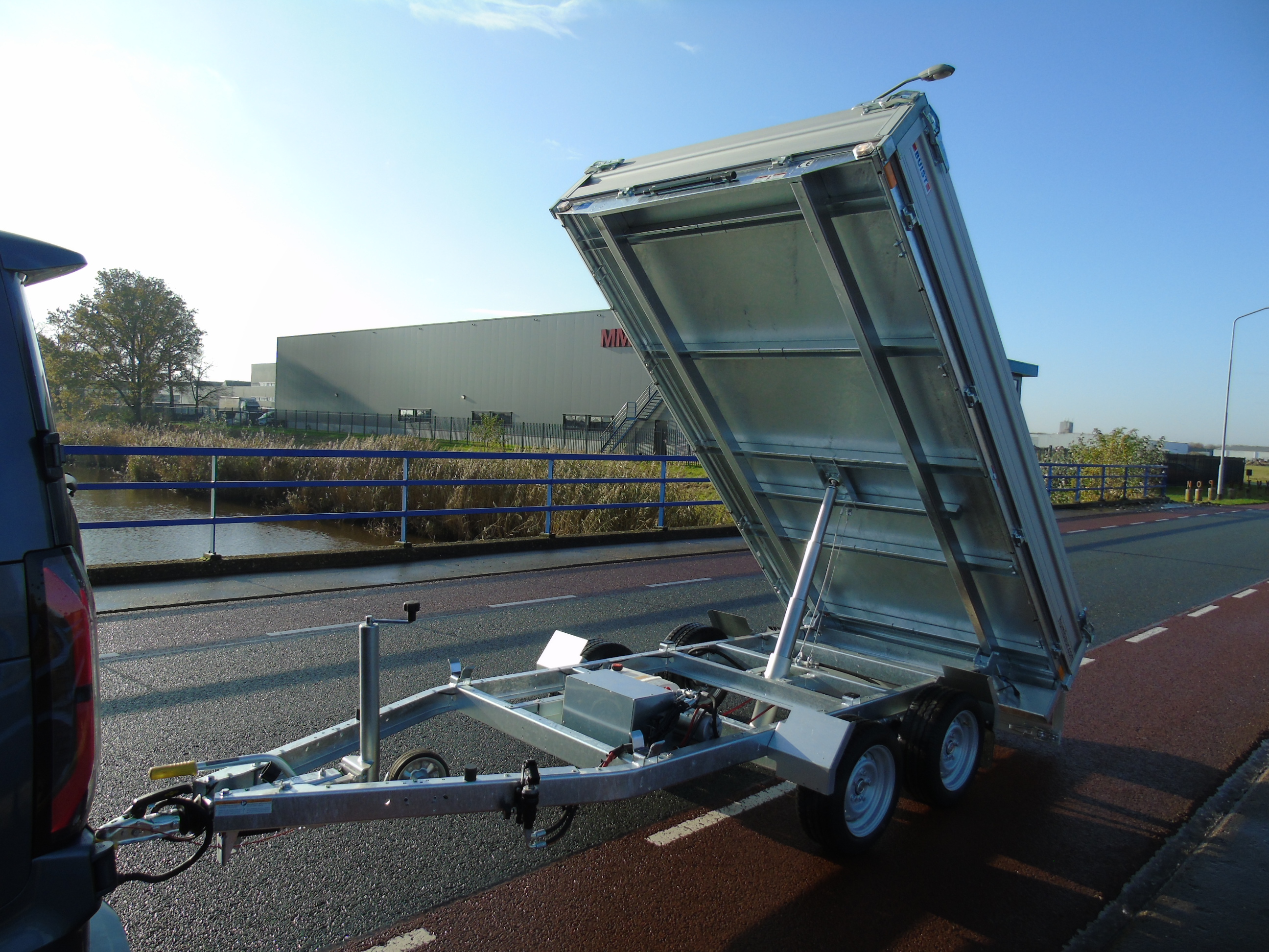 Voorraad aanhangwagen Humbaur HUK 273117 electrische kipper achterwaarts