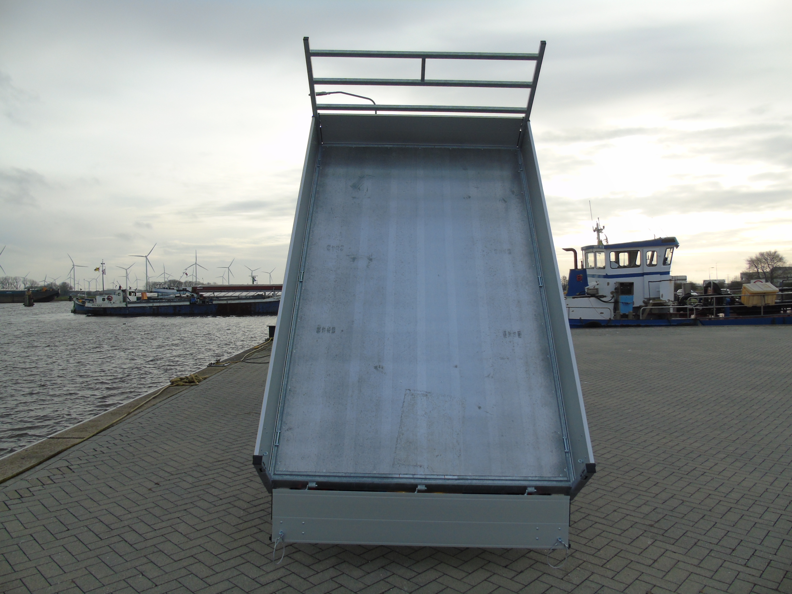Voorraad aanhangwagen Hapert Cobalt HM-2 305 x 180 cm 2700 kg elektrisch