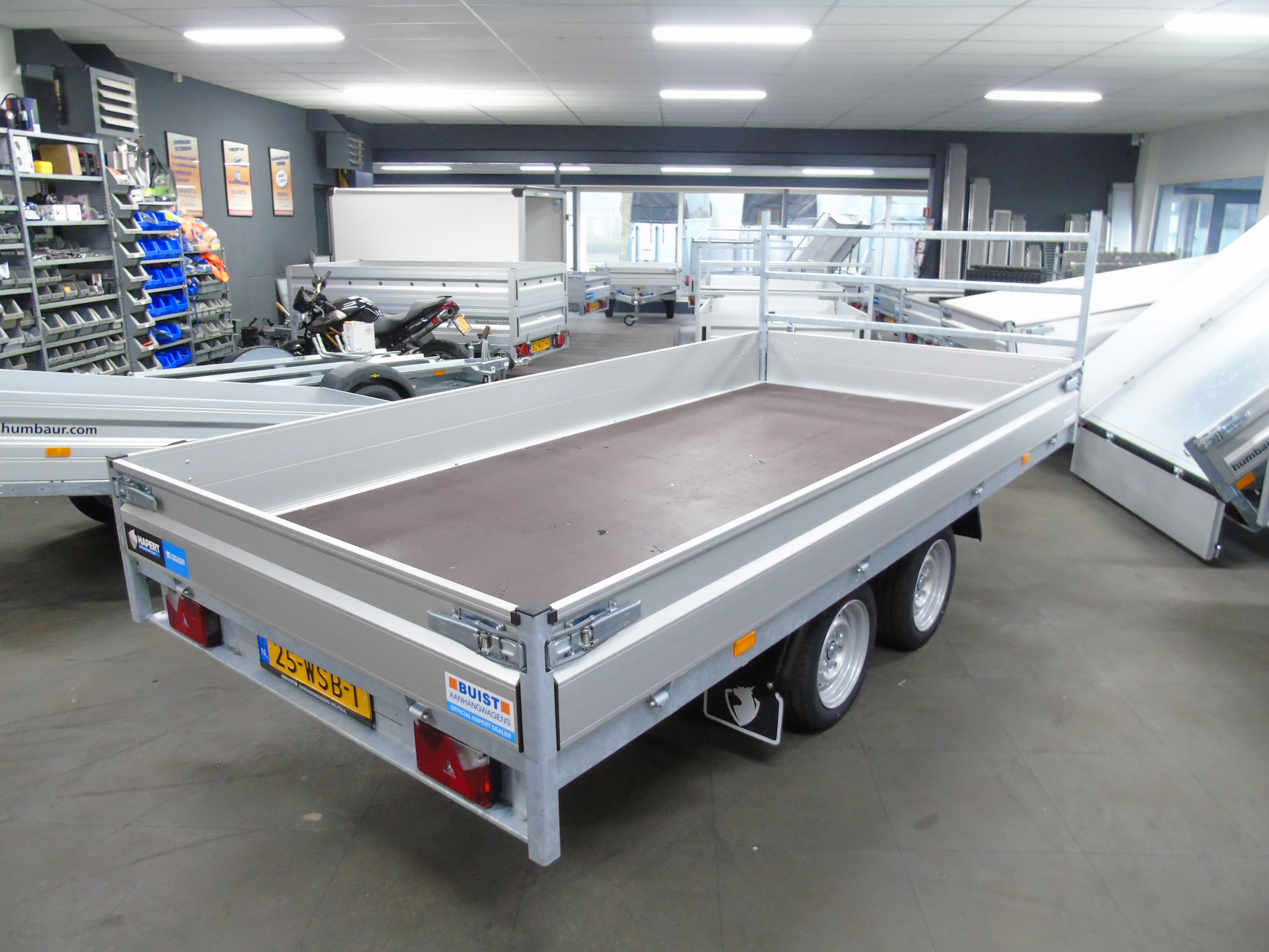 Voorraad aanhangwagen Hapert Azure H-2 375 x 180 cm 2700 kg laag chassis