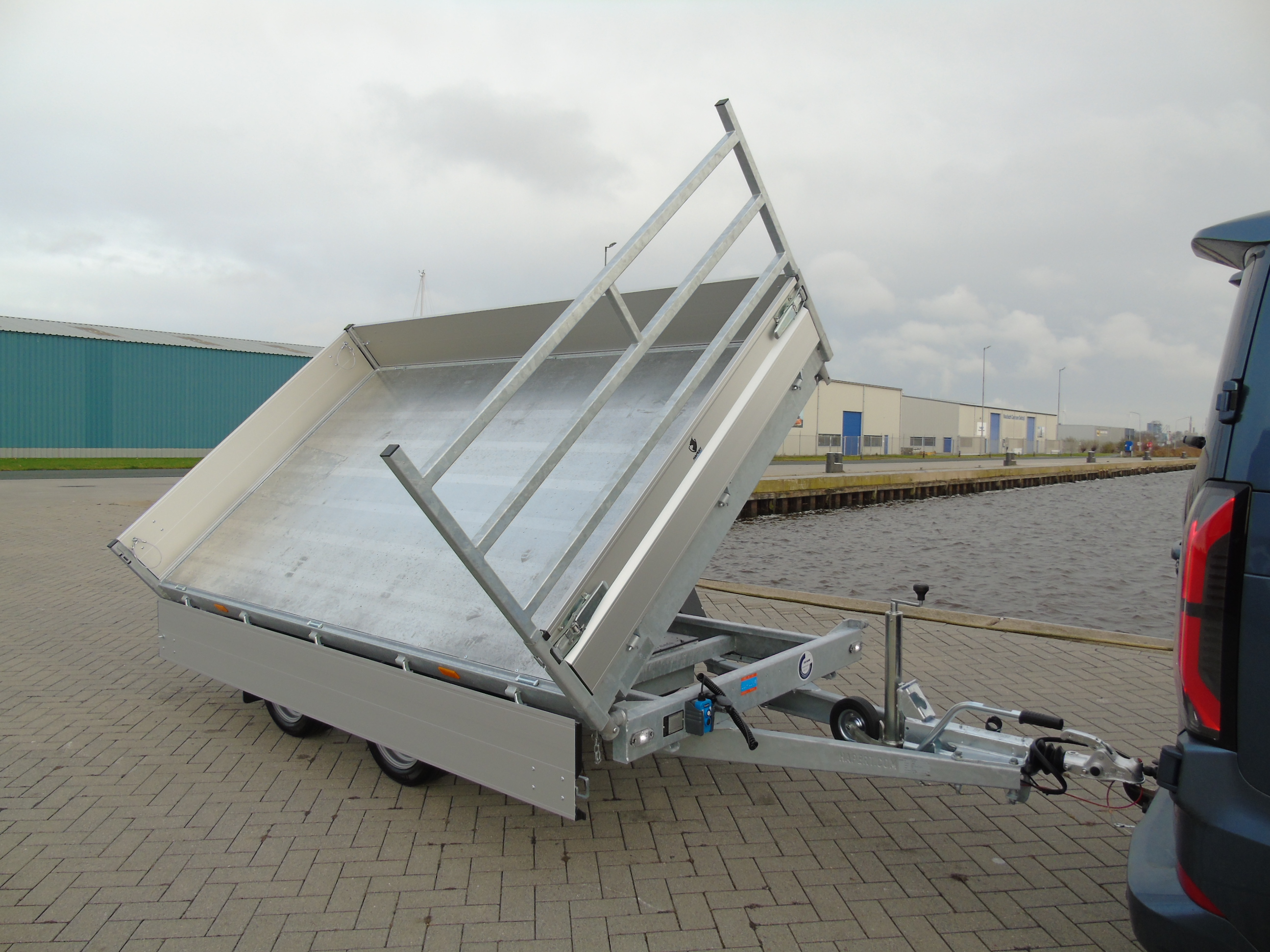 Voorraad aanhangwagen Hapert Cobalt HM-2 305 x 180 cm 2700 kg elektrisch