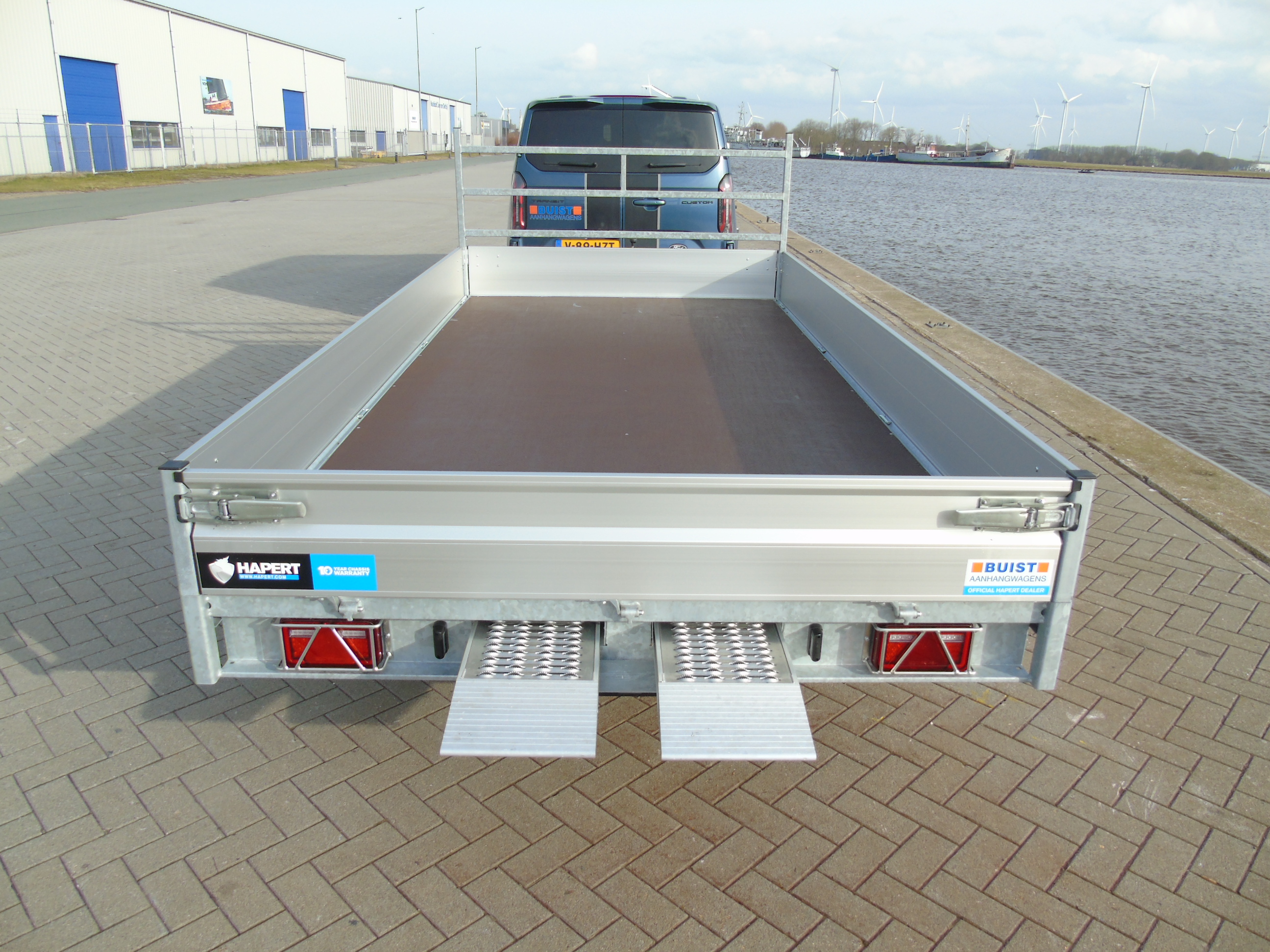 Voorraad aanhangwagen Hapert Azure H-2 405x200cm 3000kg oprijpakket LED compleet