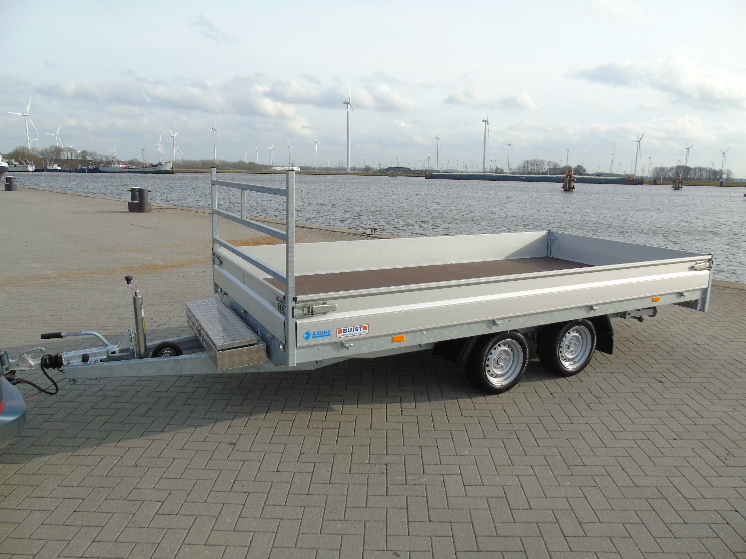 Voorraad aanhangwagen Hapert Azure H-2 405x200cm 3000kg oprijpakket LED compleet